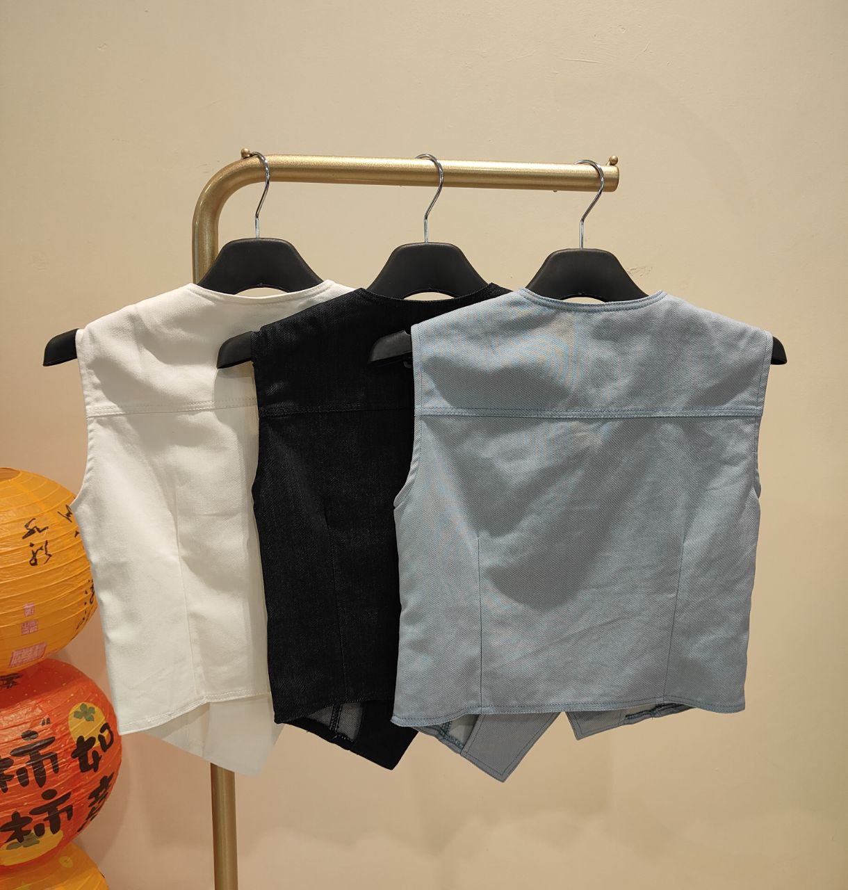 V领马甲式上衣 1830