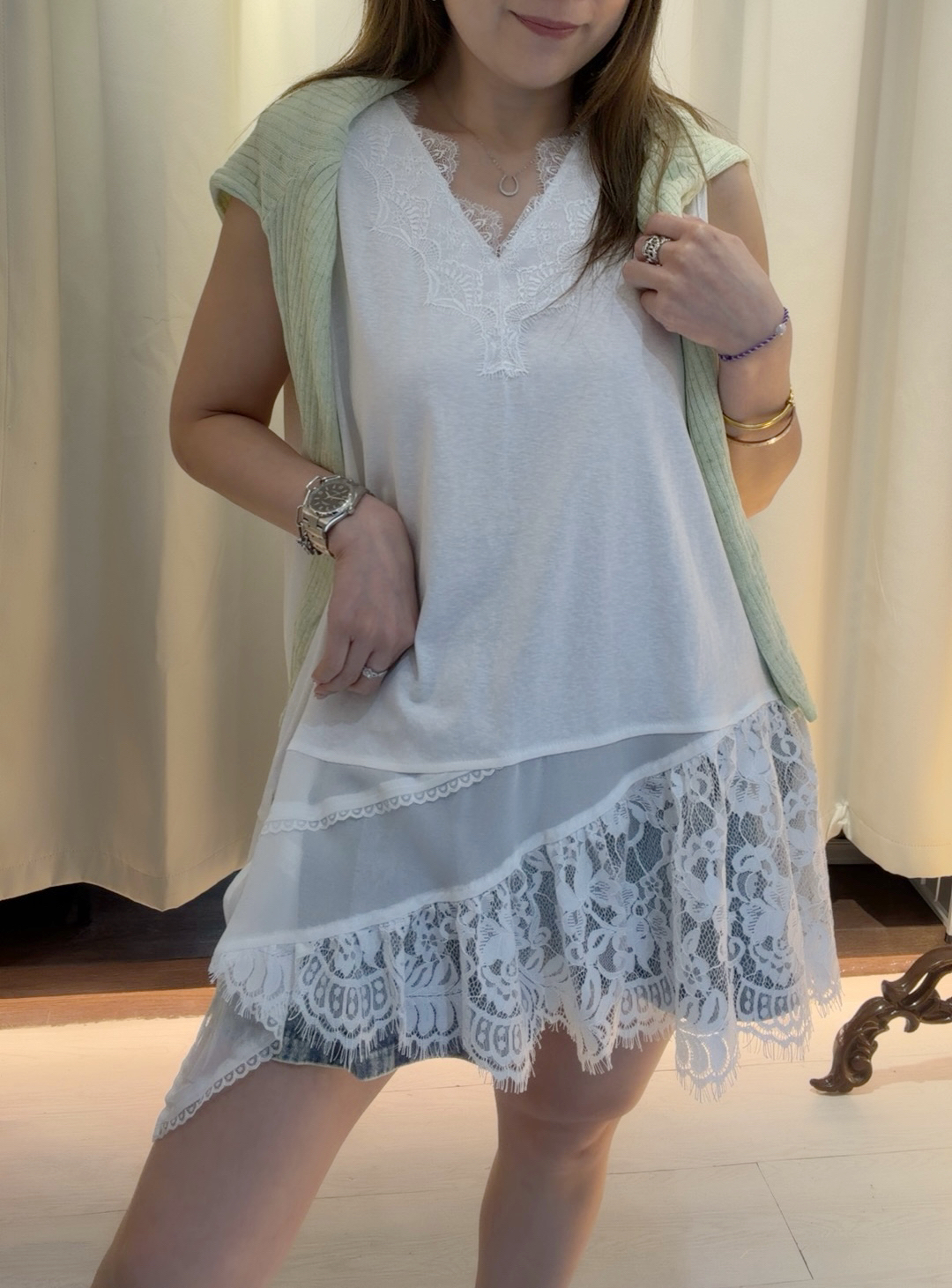 蕾絲拼接斜腳背心