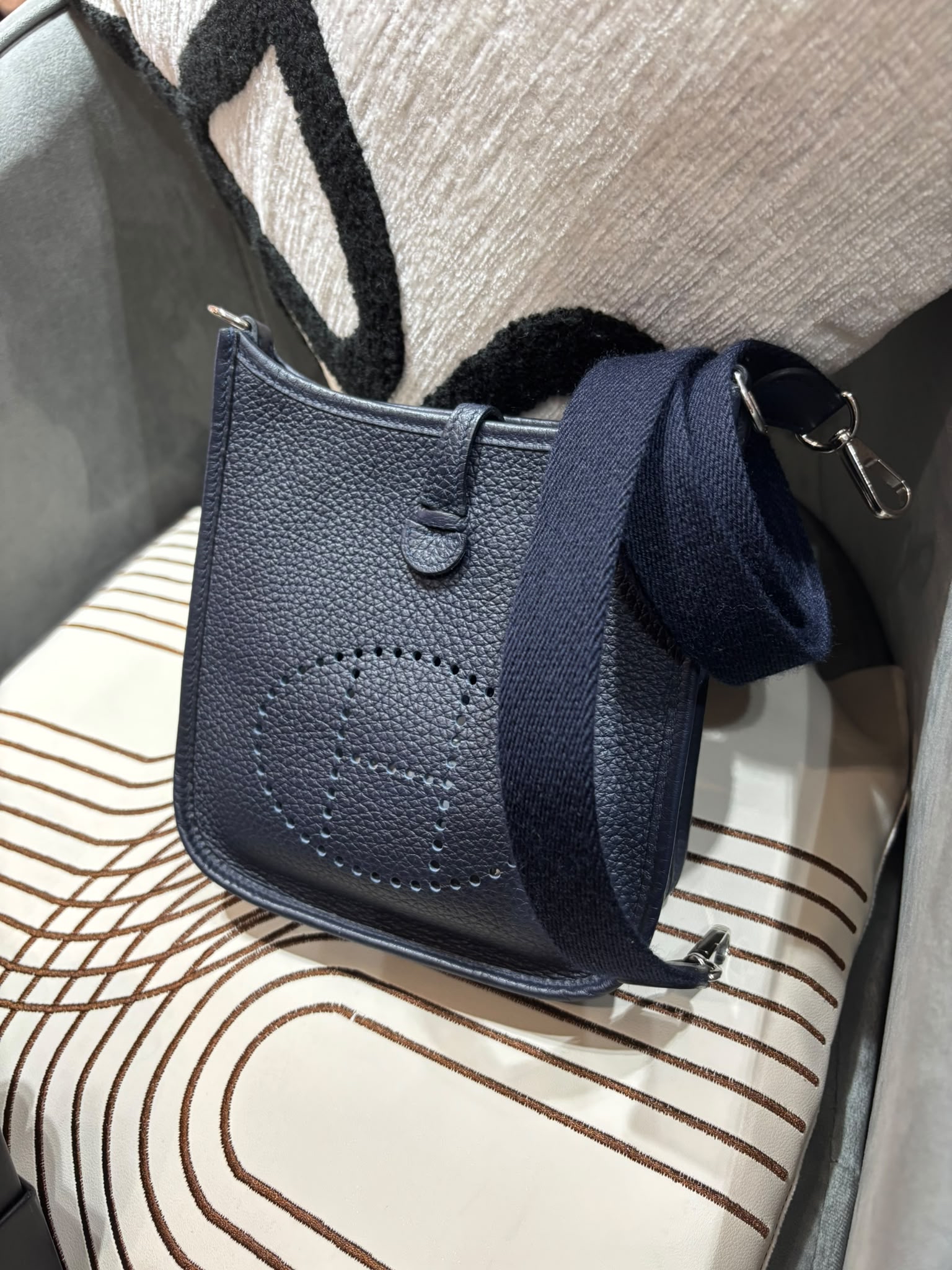 Hermes mini evelyne STAMP Z 100%Authentic, 98%new  ✅dust bag