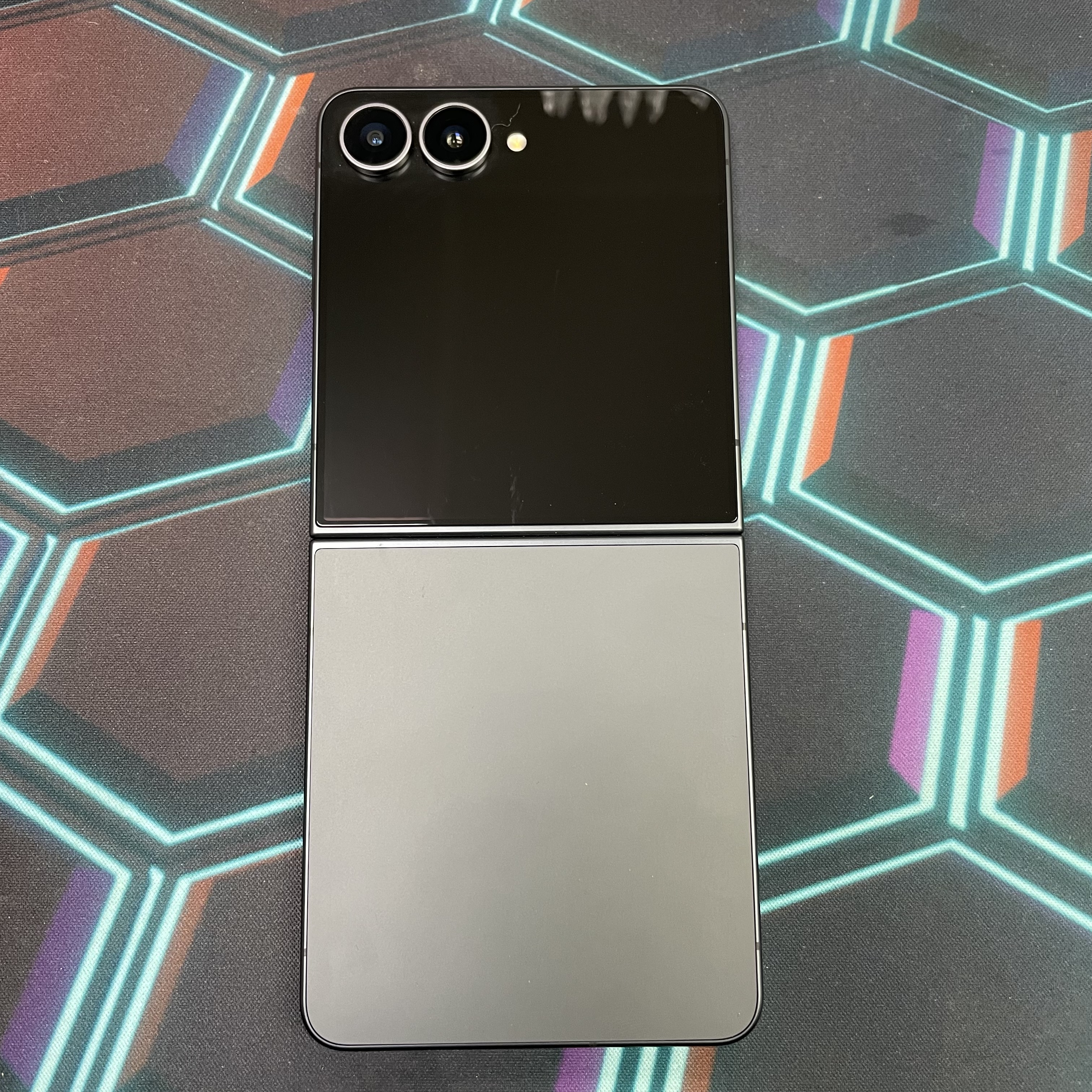 *8370 Galaxy Z Flip 8 完美機 12+256GB 黑色 black
