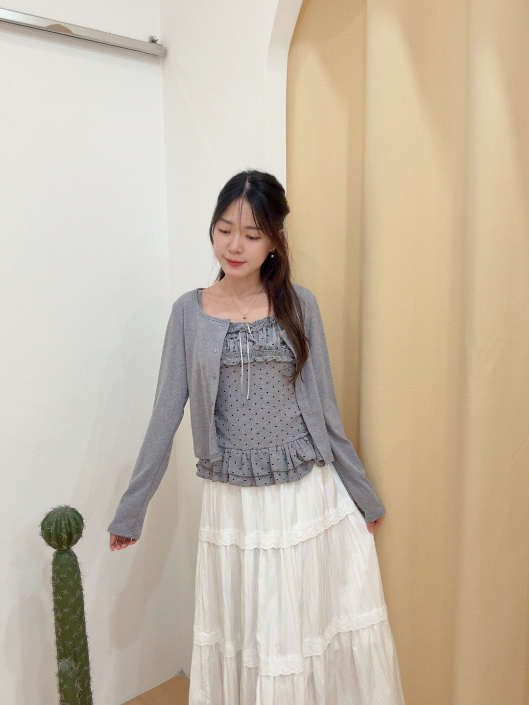 韩系波点木耳边吊带背心+开衫外套 两件套R2926
