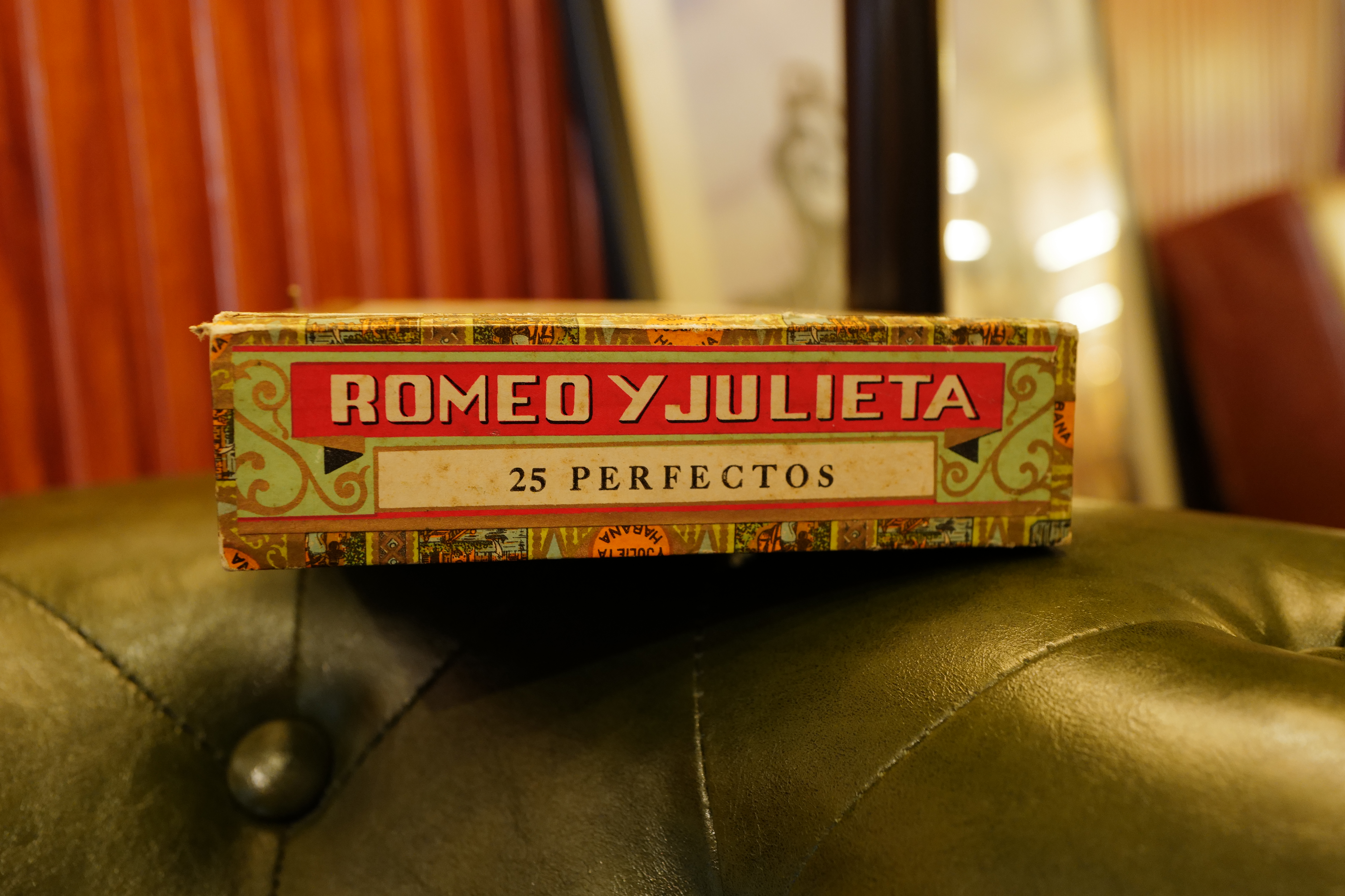 Romeo y Julieta Perfectos 1980s (羅密歐與朱麗葉 完美)