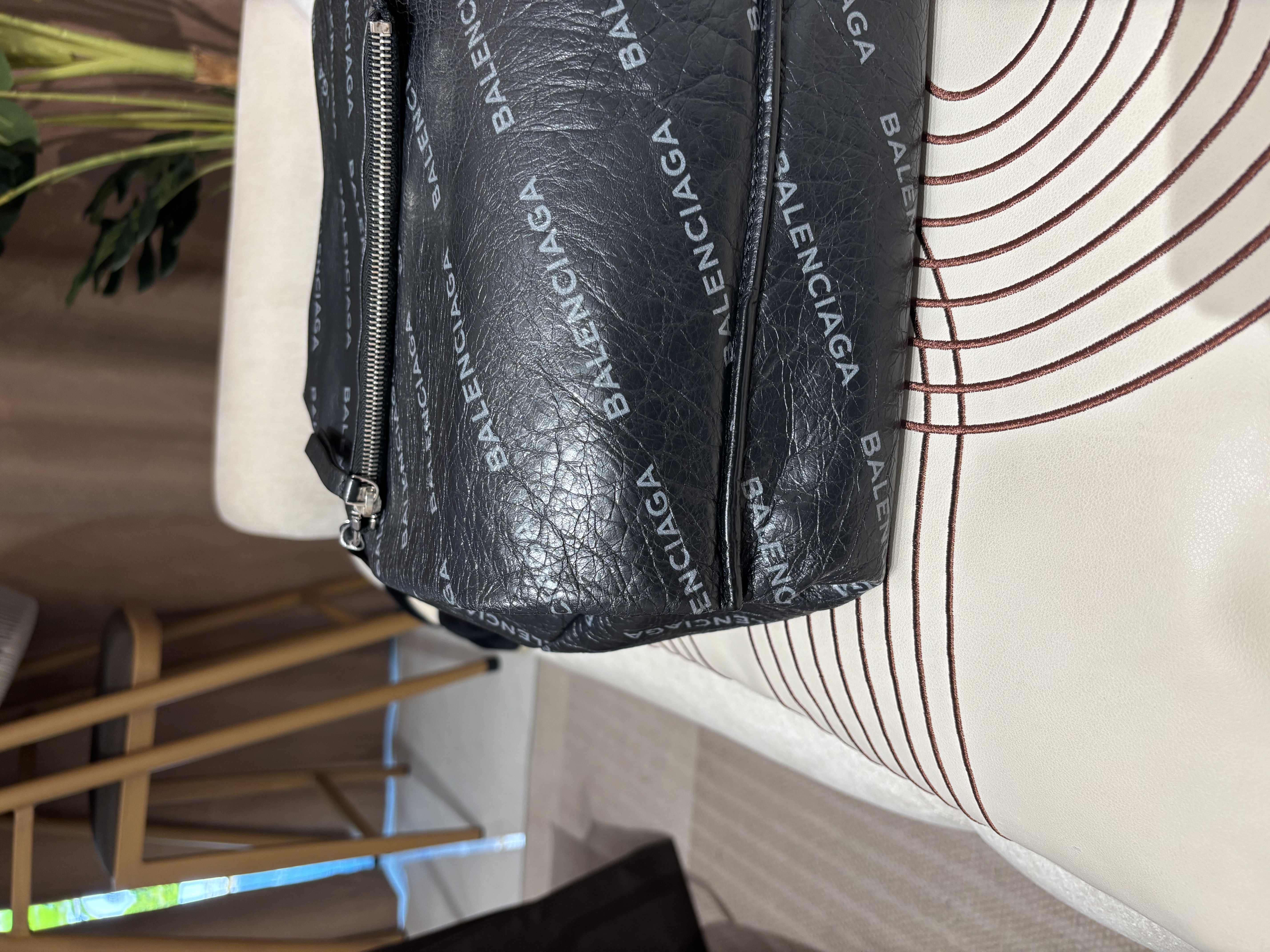 Balenciaga bag 100%Authentic, 95%New ✅pouch