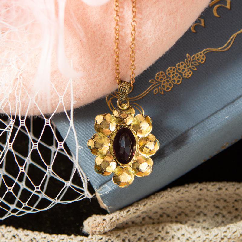 c.a. 1950s Adorable Austrian/Czech Hand-painted White Floral Amethyst Glass Necklace (AC152)