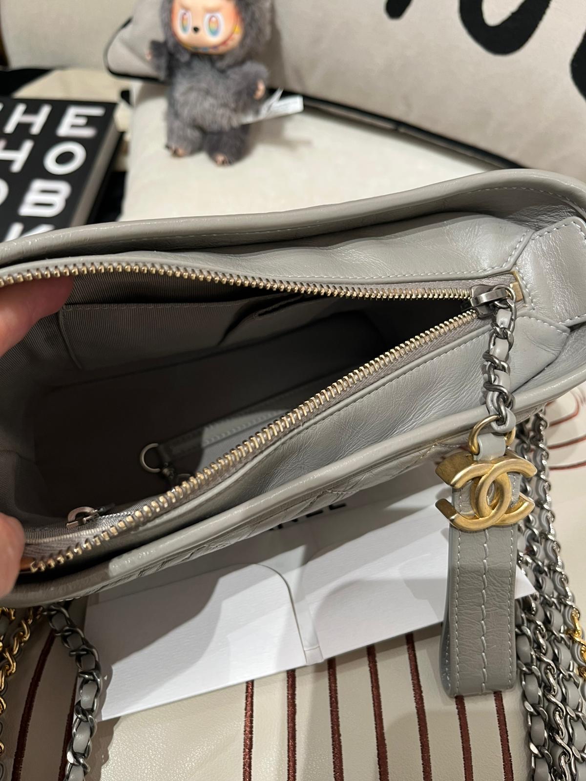 Chanel Gabrielle hobo small 100%Authentic ,98%new  ✅專門店收據✅card✅dust bag✅box