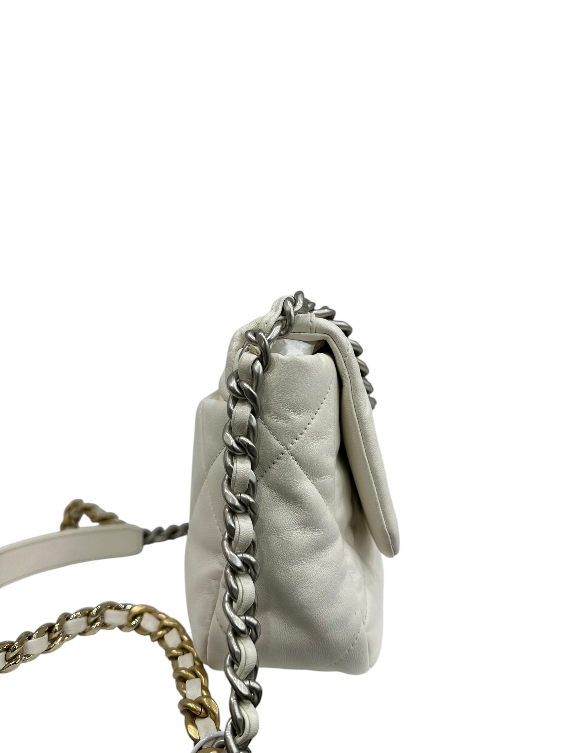 Pre-Owned CHANEL 19 Flap Bag / Product Code: 072103