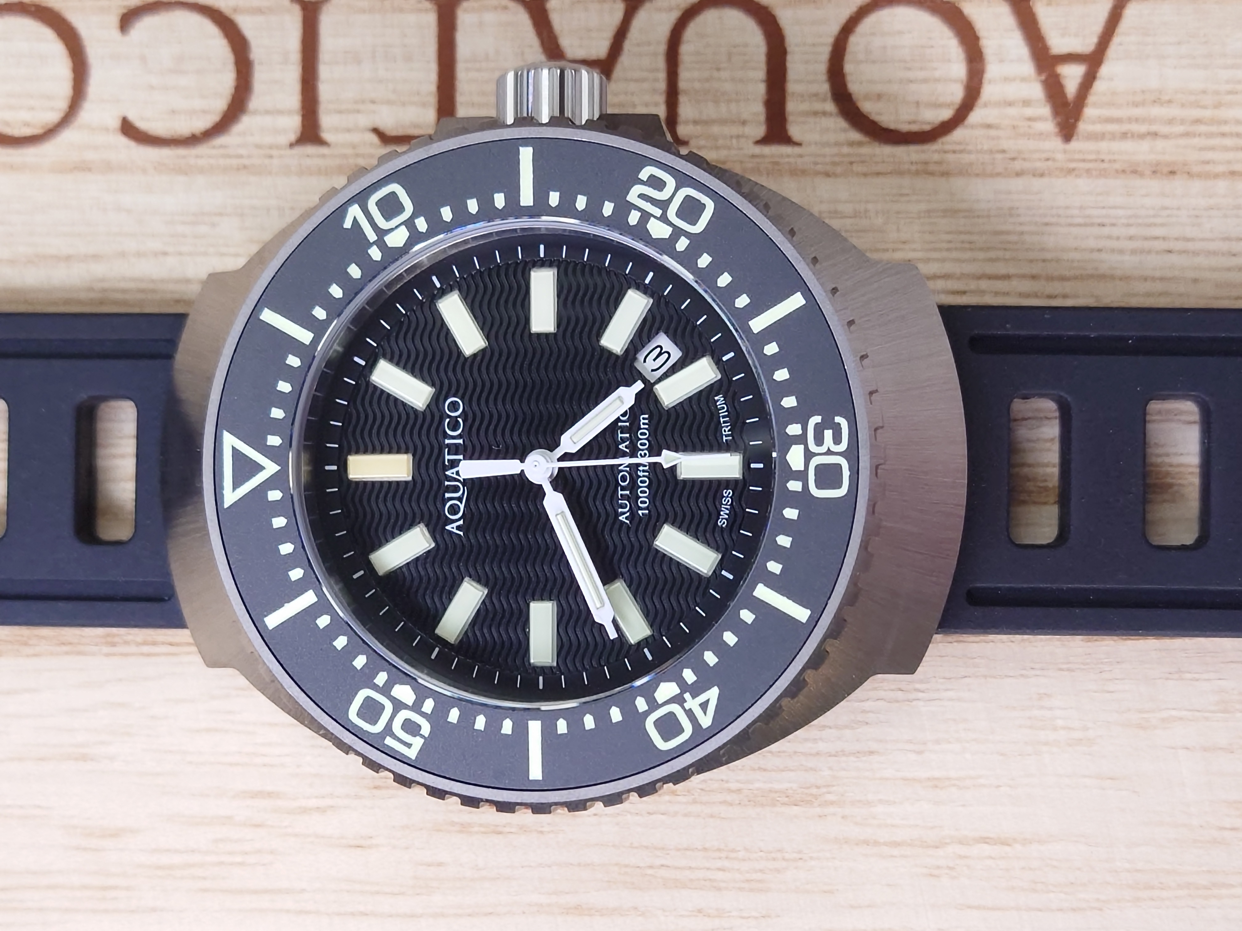 Aquatico T100 Super Marine Titanium Tritium 5 級鈦合金超級夜光機械錶