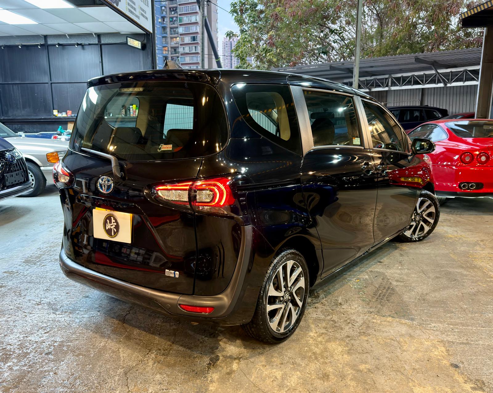Toyota Sienta Hybrid Facelift 2018