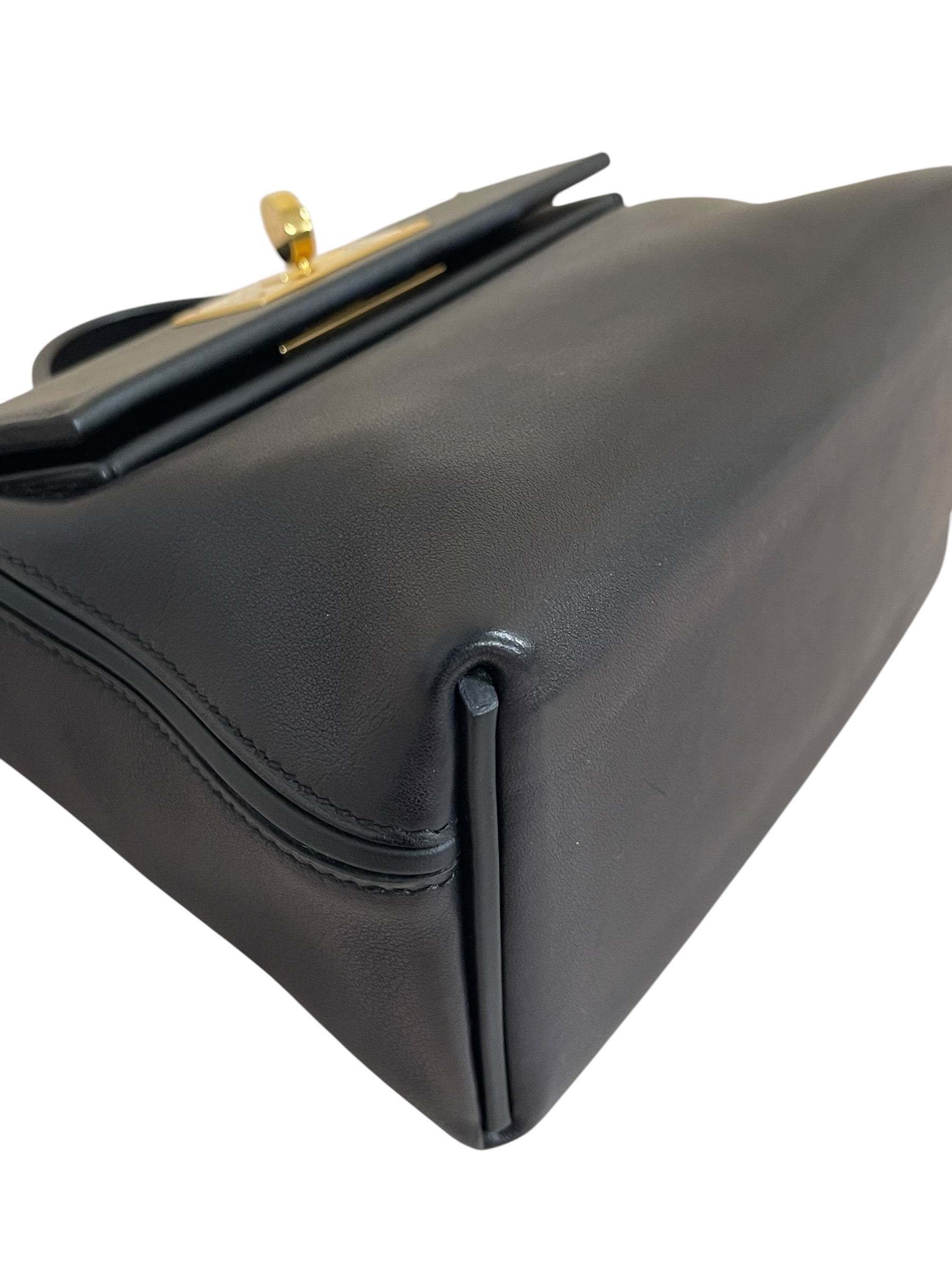 Pre-owned Hermes 2424 / Stamp W / Product Code: 063005
