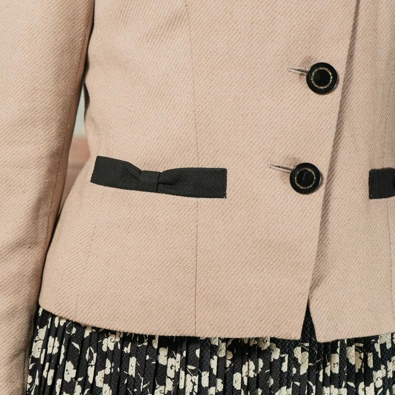 C.a. 1990s Vintage Japanese Beige Waist-Clnched Style Blazer with Ribbon Pocket Detail Made with Italian Fabric (MT1609-10)
