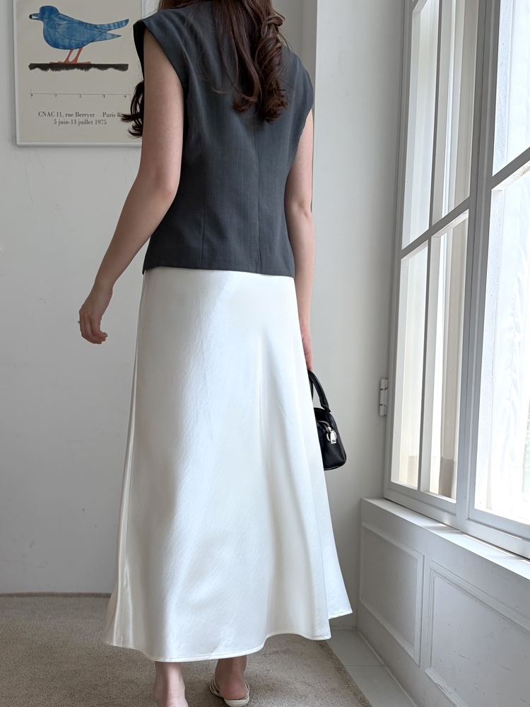 Satin Structured Skirt (Ivory)