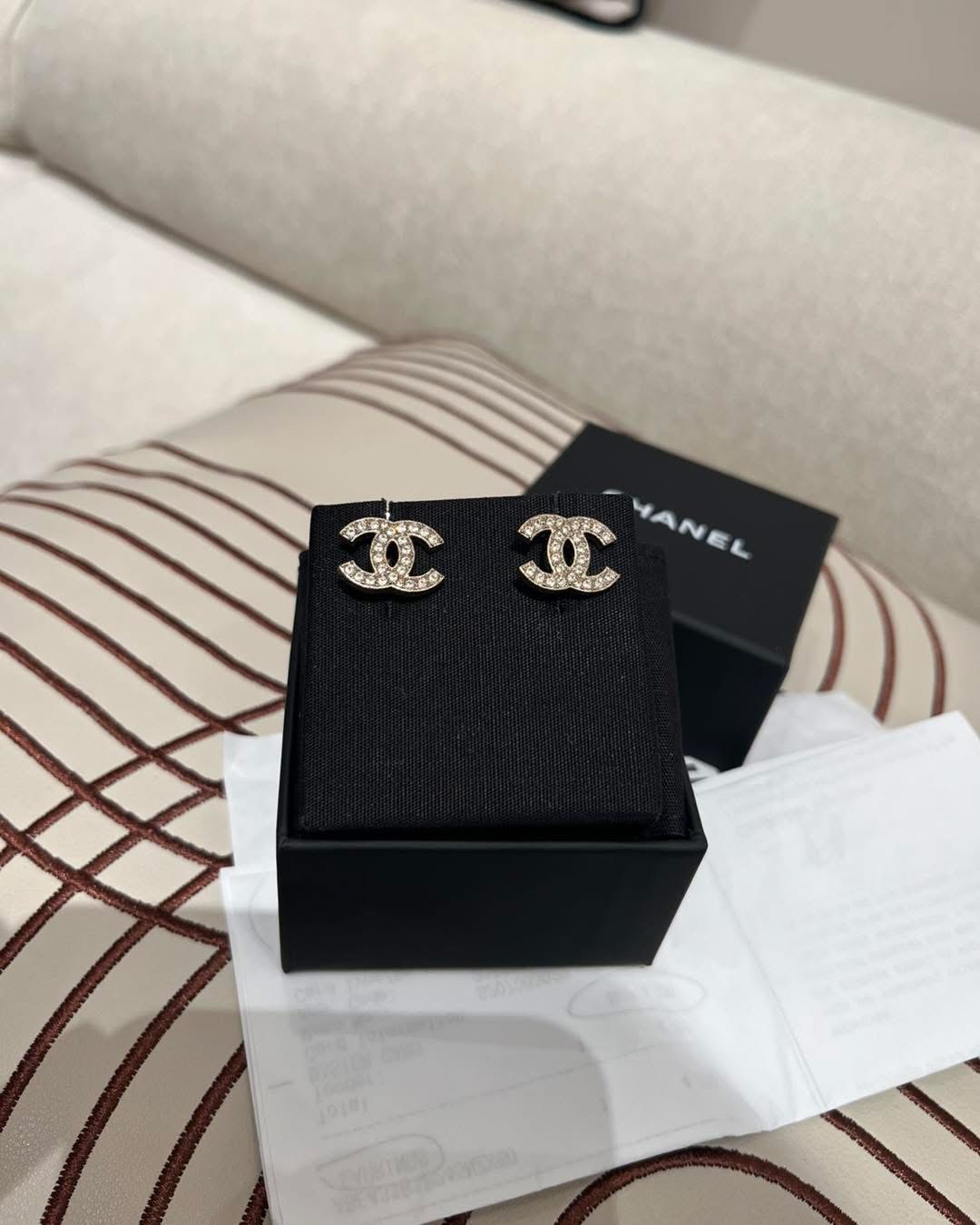 全新 Chanel earrings cc logo 26V 100%Authentic,100%New全新 ✅專門店收據✅塵袋✅box