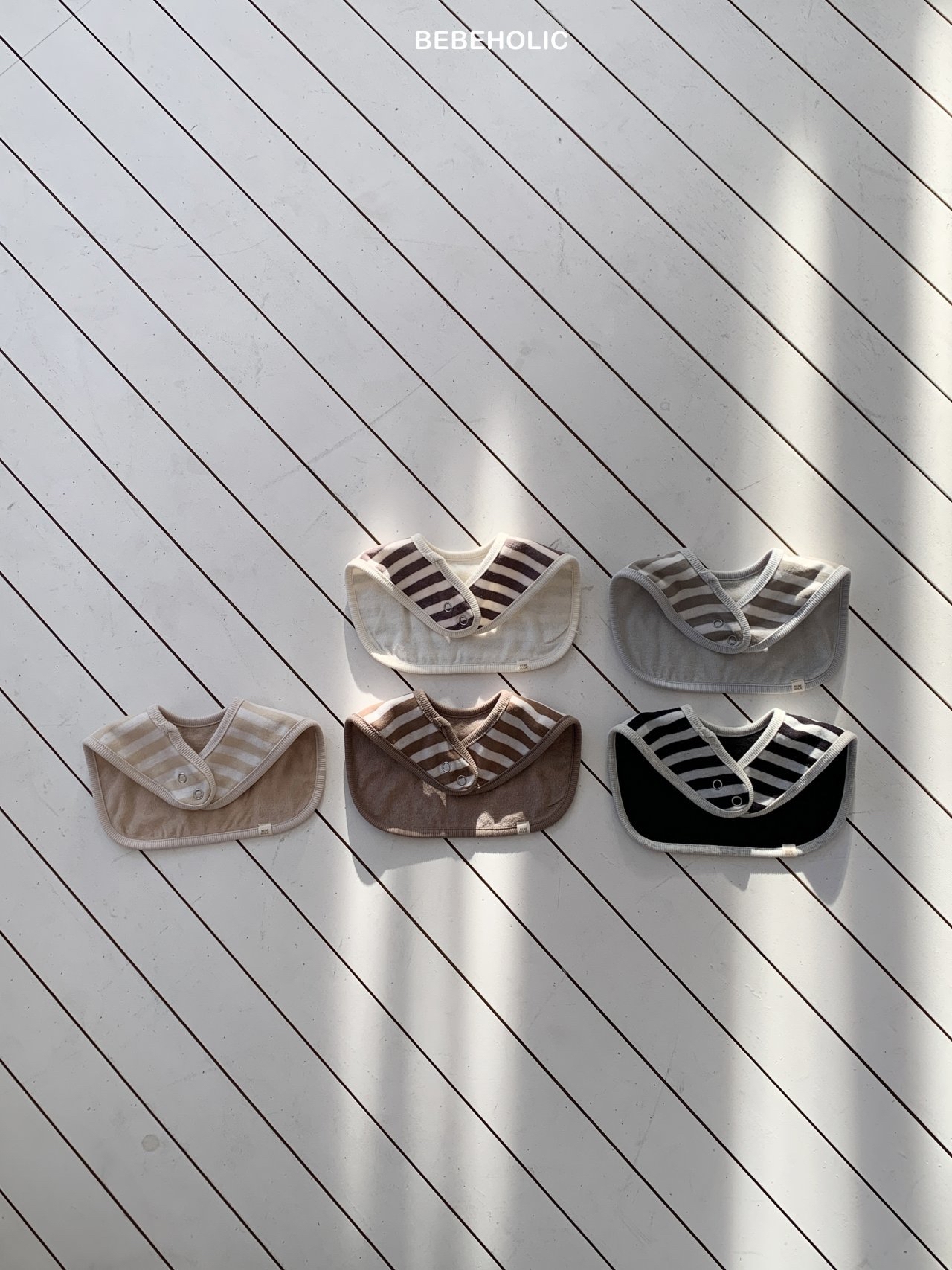 🌸預訂 韓國直送🌸🇰🇷BEBEHOLIC五色標籤條紋純色雙面毛圈口水圍兜