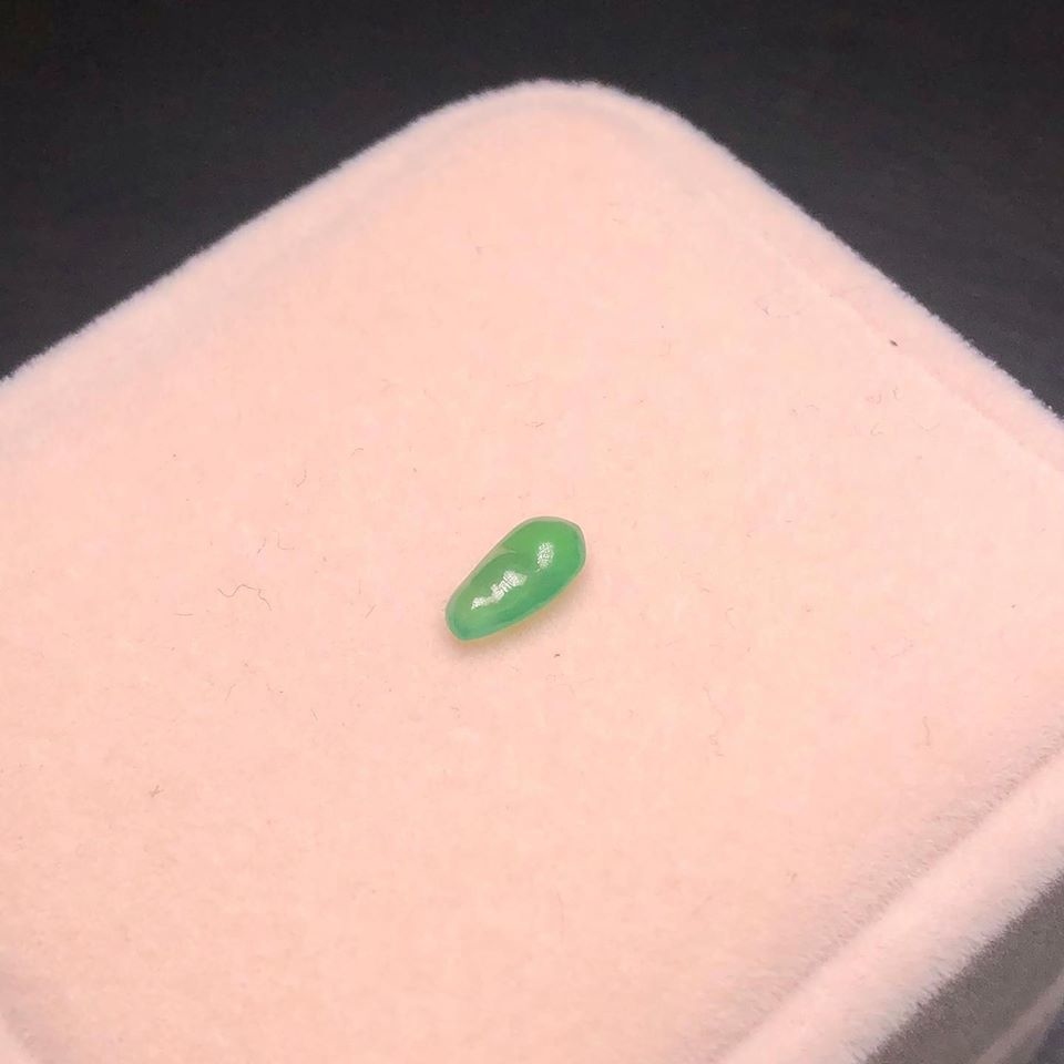 冰種滿綠翡翠福豆