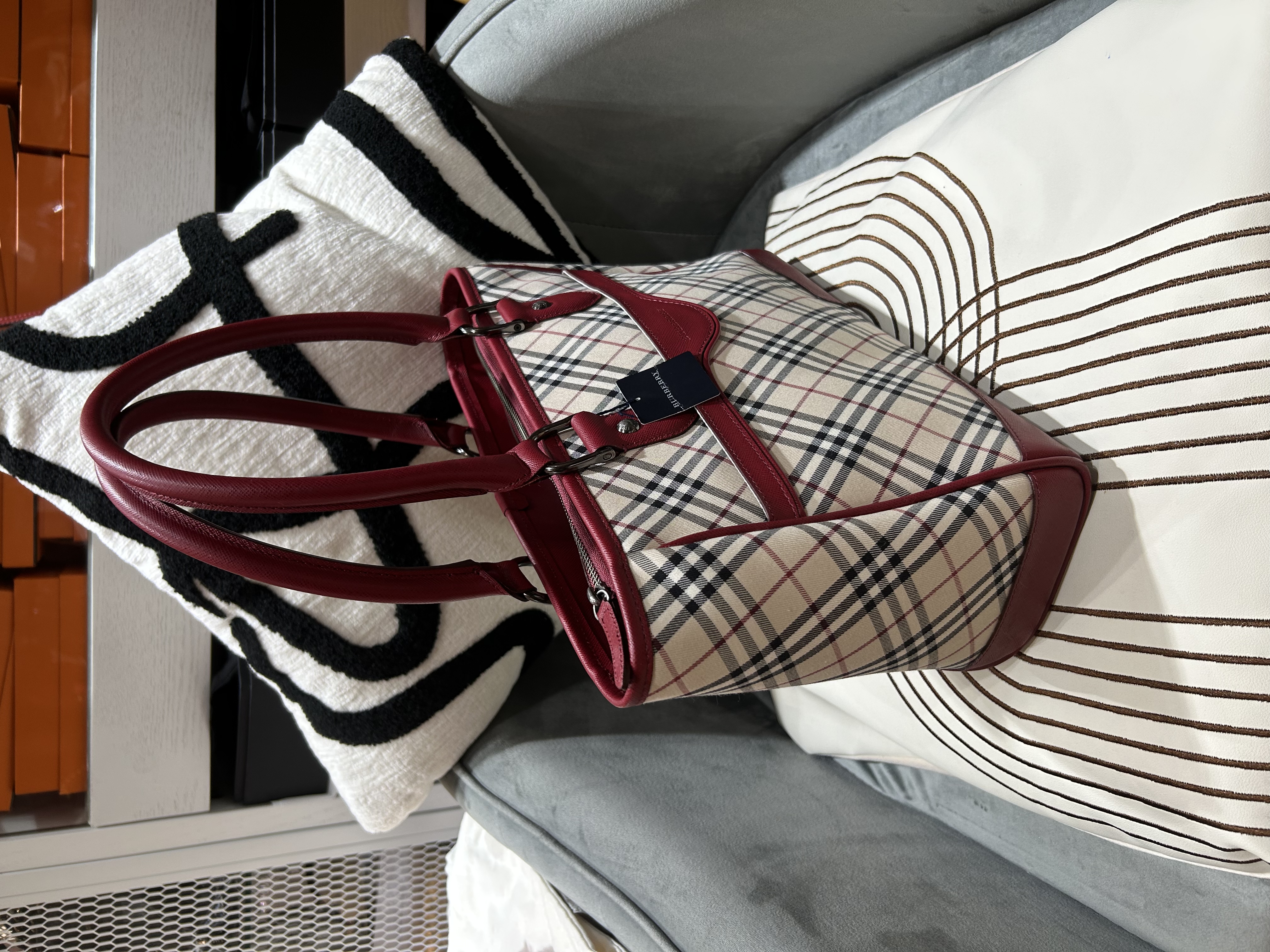 未使用品 Burberry shoulder bag 100%Authentic ,unused 未使用品 ✅tap ✅dust bag  