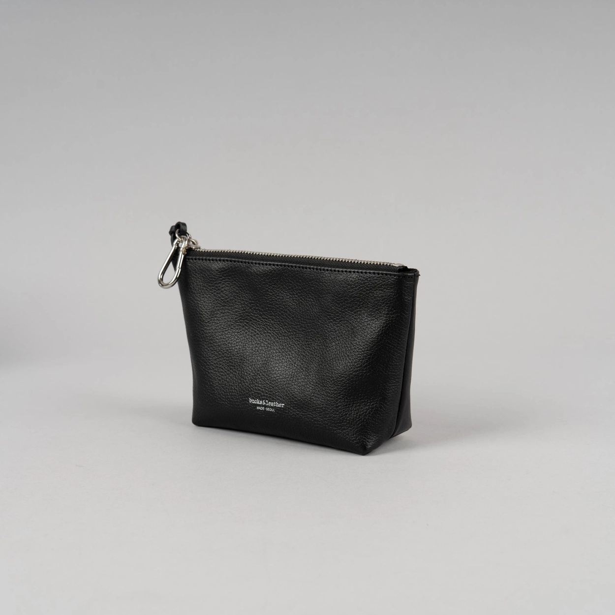 【收納包】 預訂_Stand Pouch S By Bucks & leather