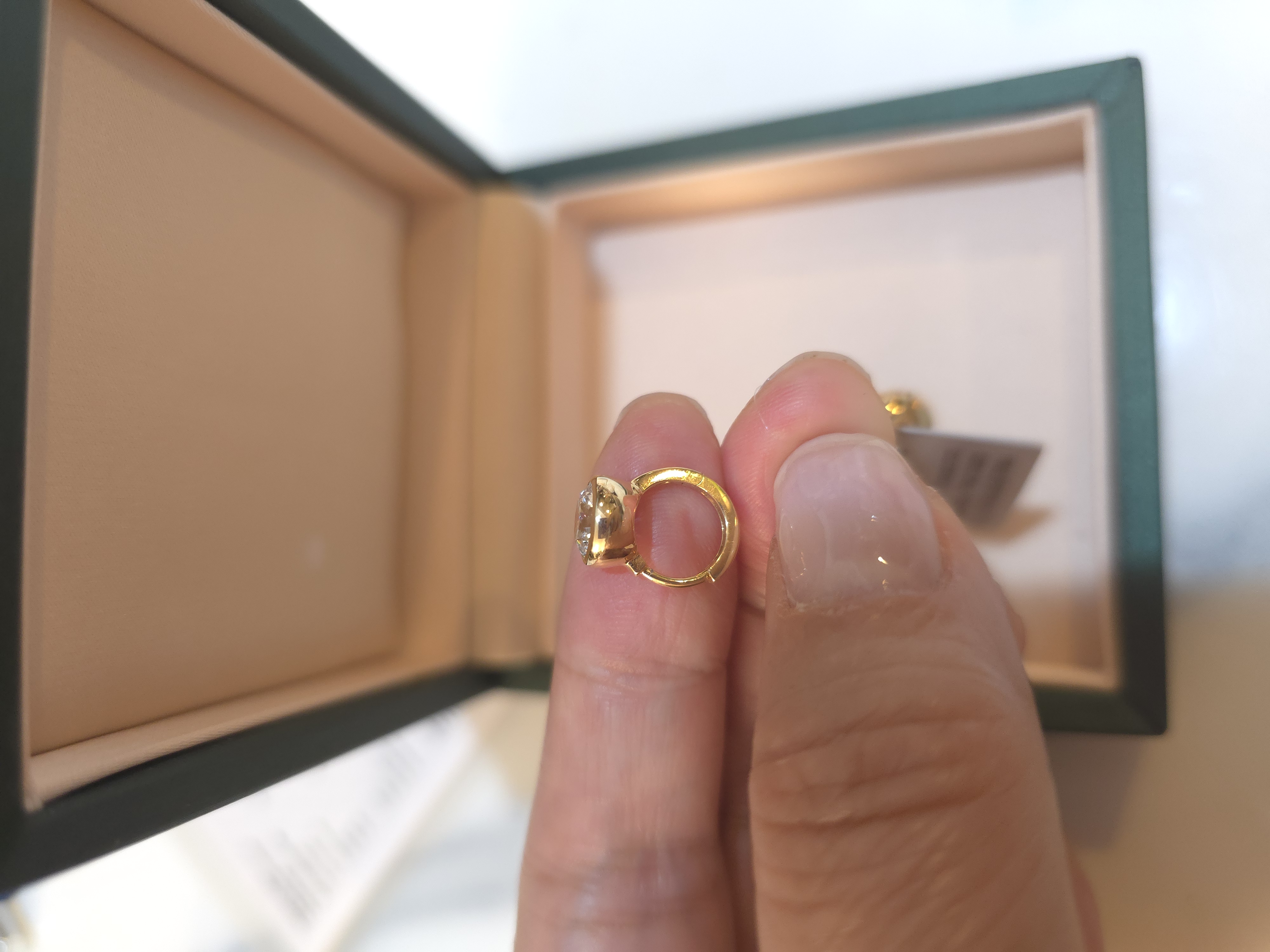 18K 培育鑽石耳圈 D2.02 G1.95 E/VS1