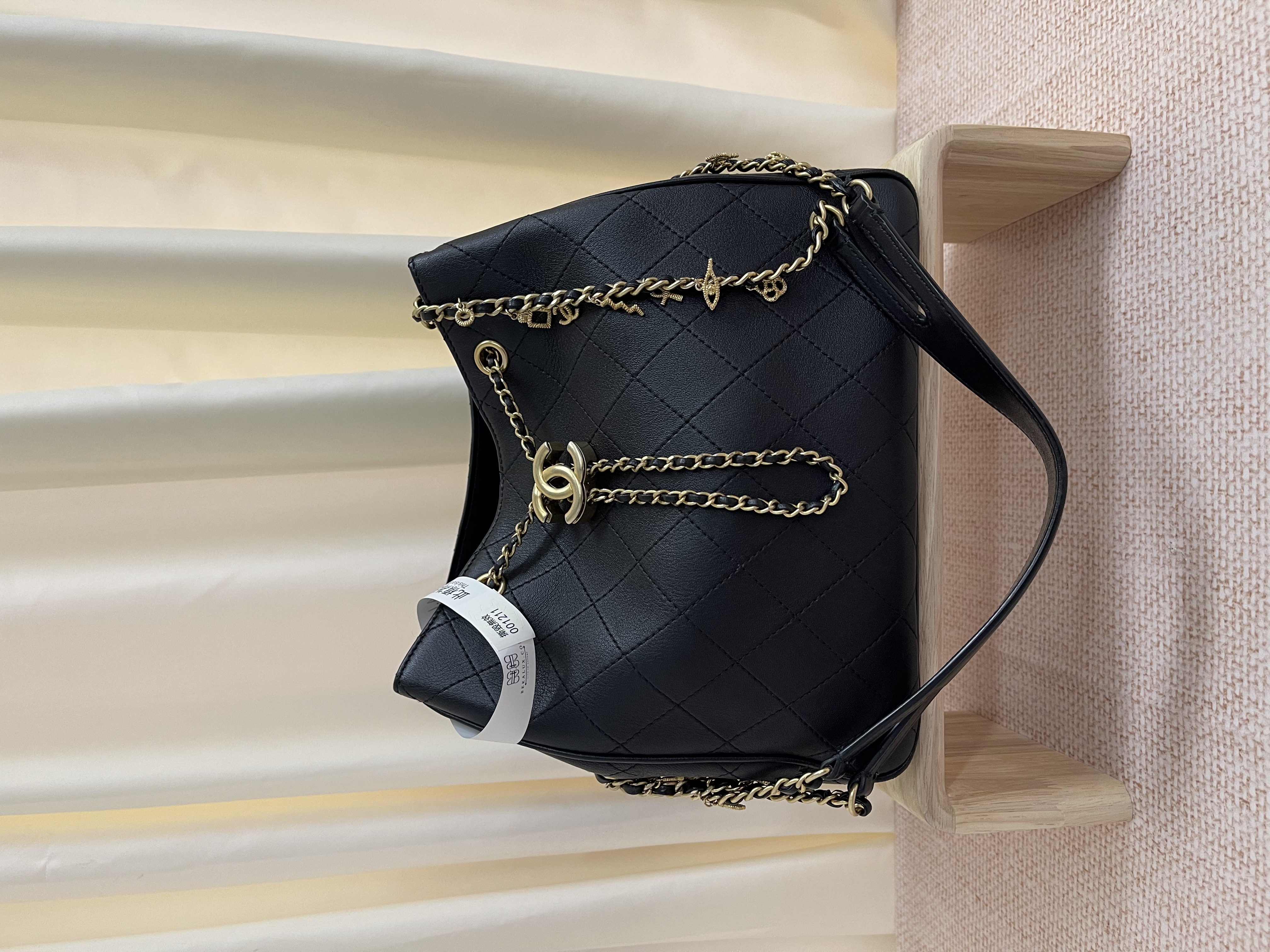 Pre-owned Chanel Bucket Bag/ Product Code: 26022104