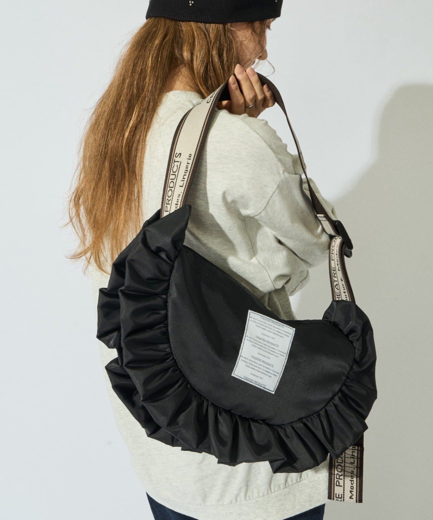 日本TP HARF MOON SHOULDER BAG （大約9月尾至10月初到貨)