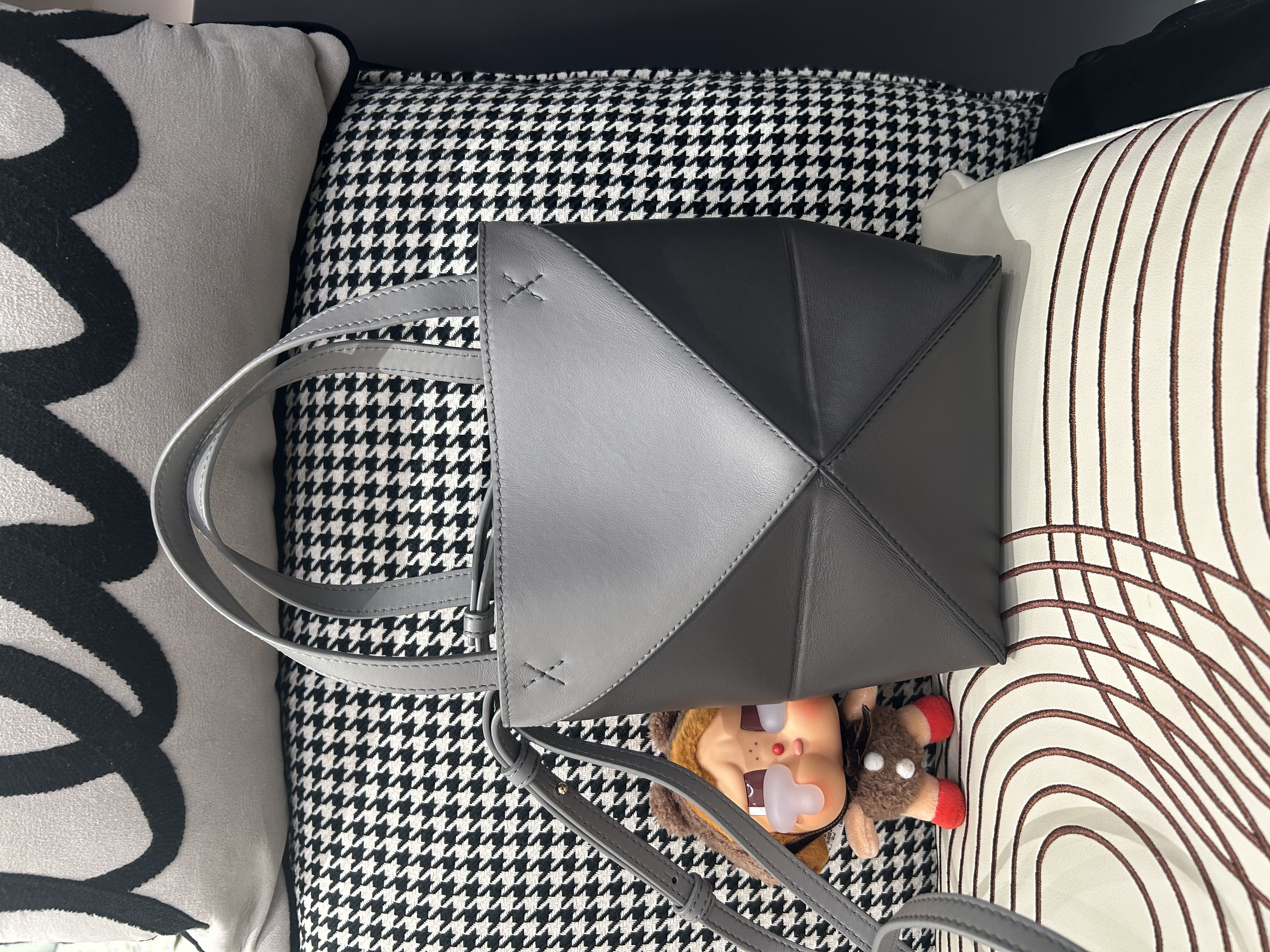 Loewe Mini Fold Tote bag 深灰牛皮拼銀色 100%Authentic, 98%New ✅Dust bag