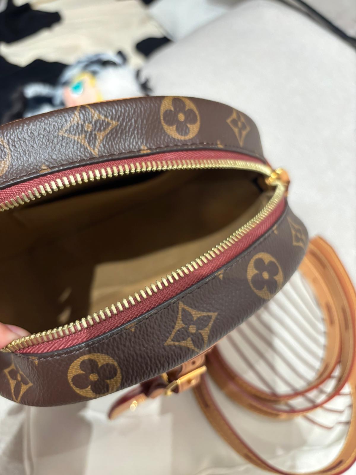 Lv Boite Chapeau Souple MM monogram crossbody bag  100%Authentic,99%new ✅tap ✅dust bag ✅box