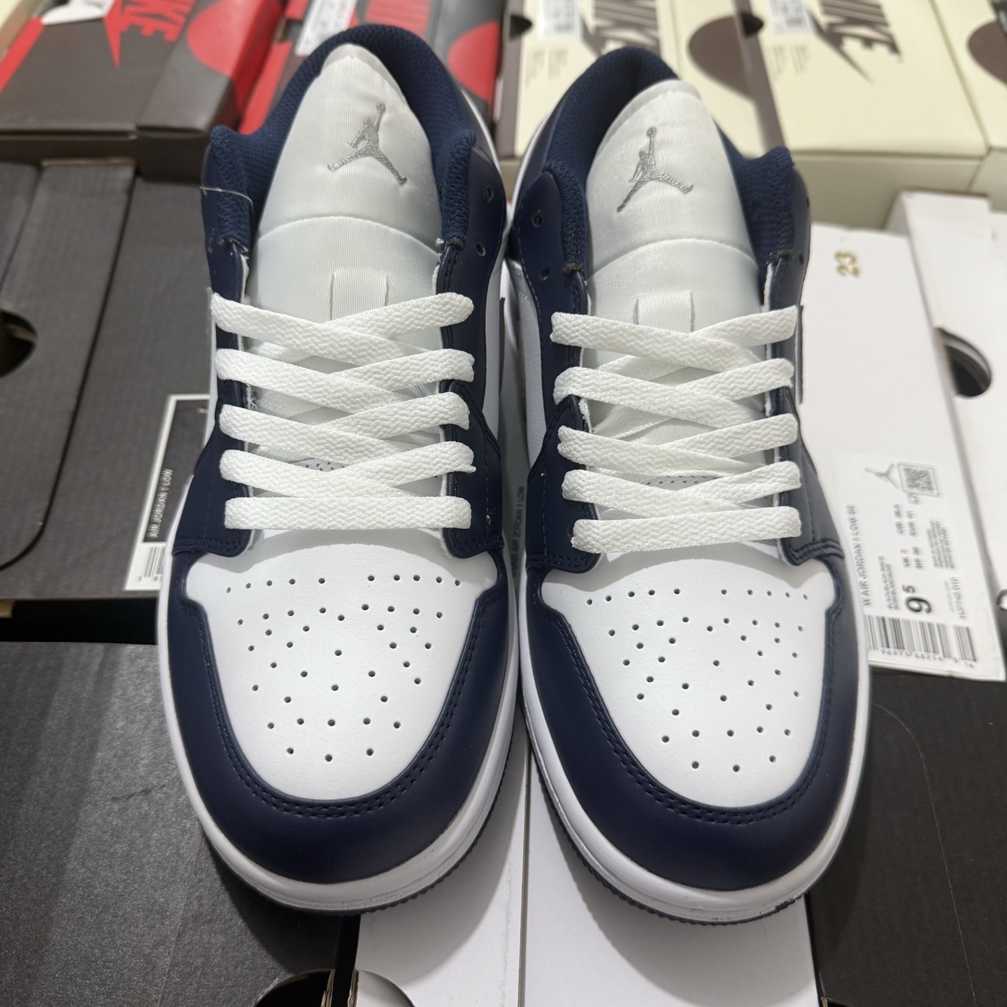 Nike Air Jordan 1 Low 553558-141