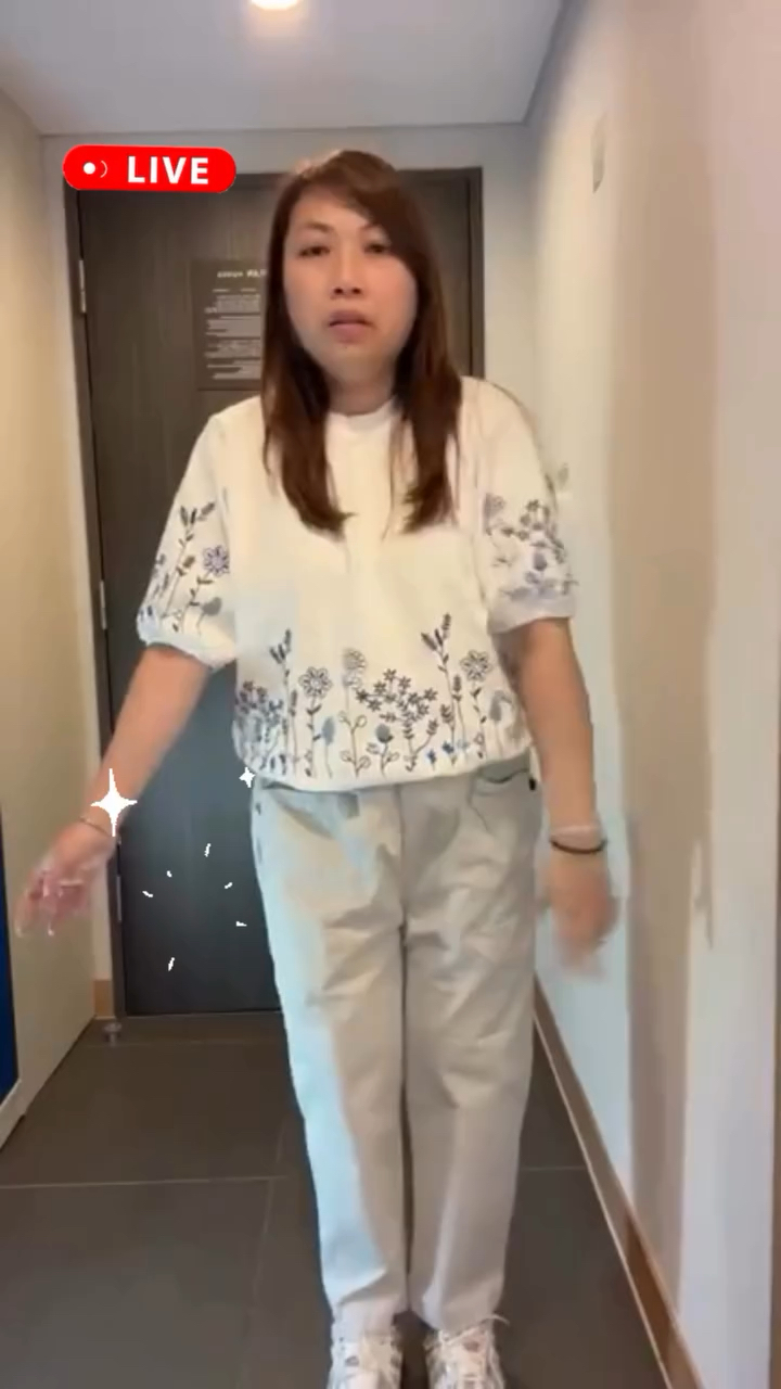 BU OS 綉線花草top