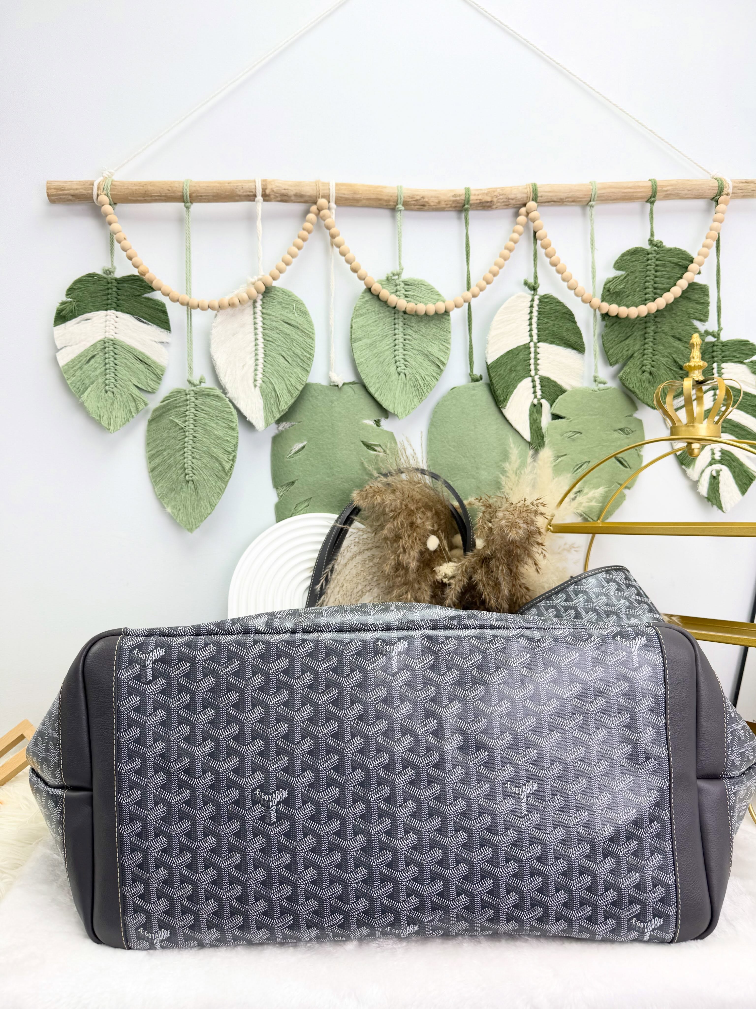 👜 PRE OWNED 🛍️灰色artois tote gm size 有鎖頭鎖匙 有塵袋🩶 