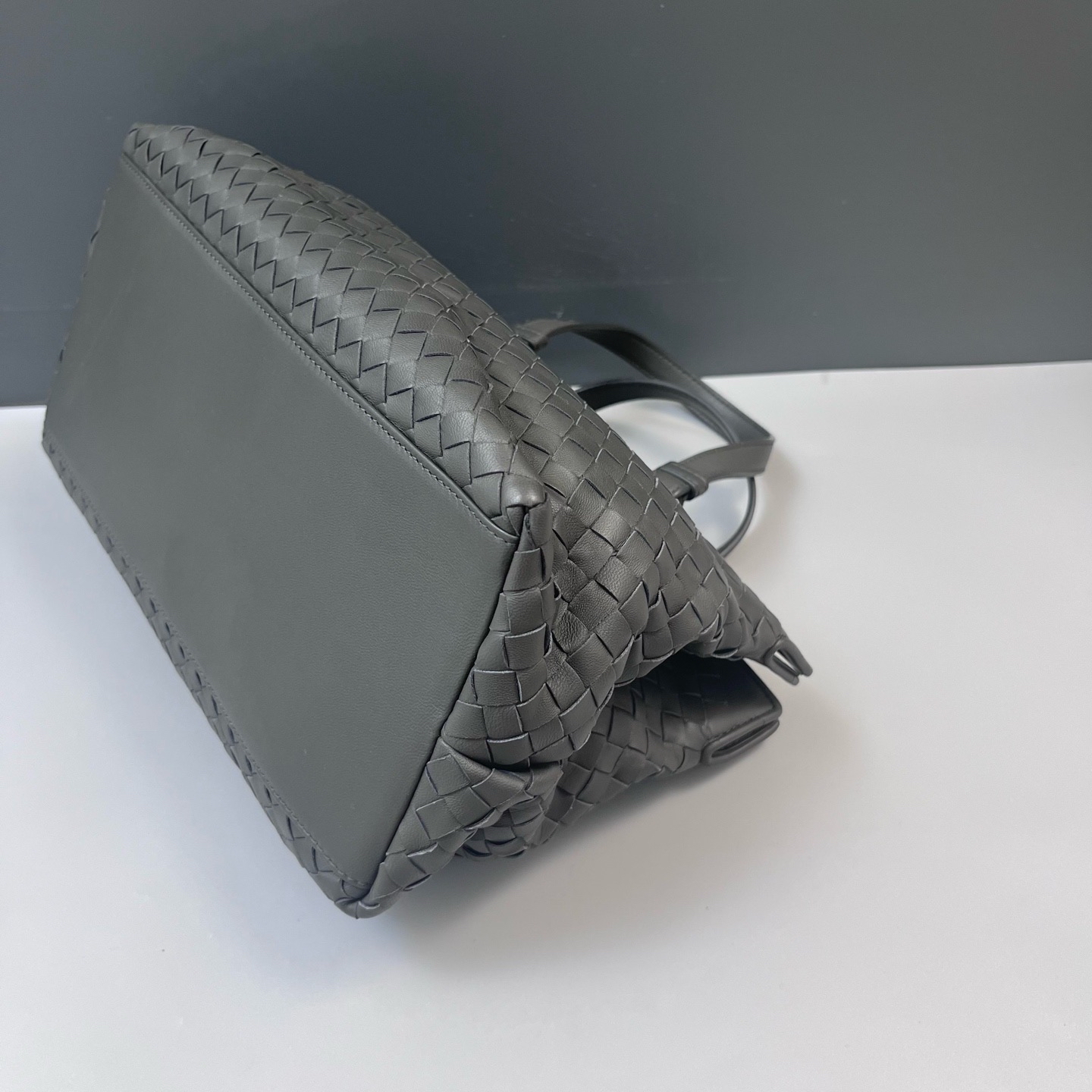 【預訂貨品】BV 灰色編織tote bag