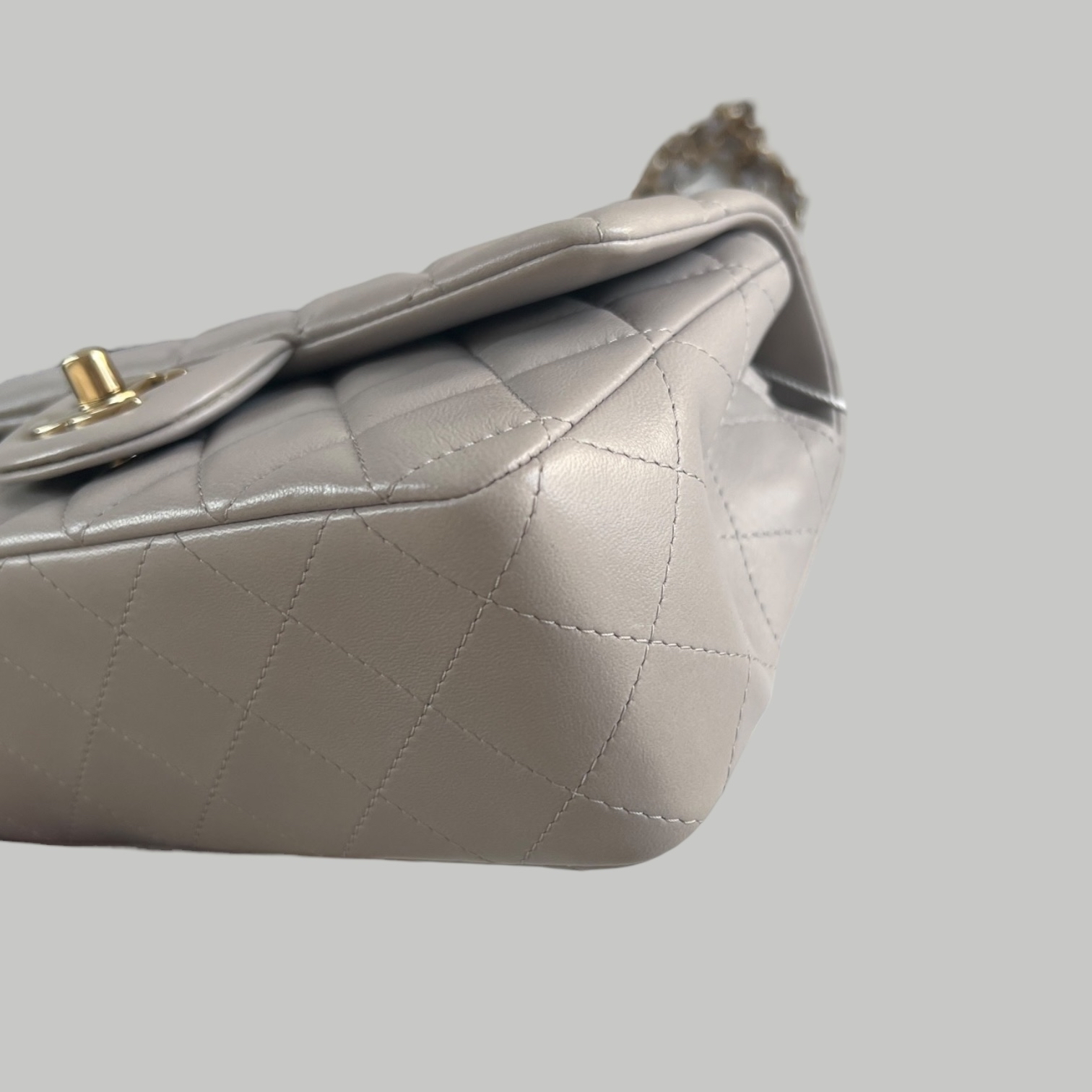 Chanel Lambskin 20cm大mini灰色金扣