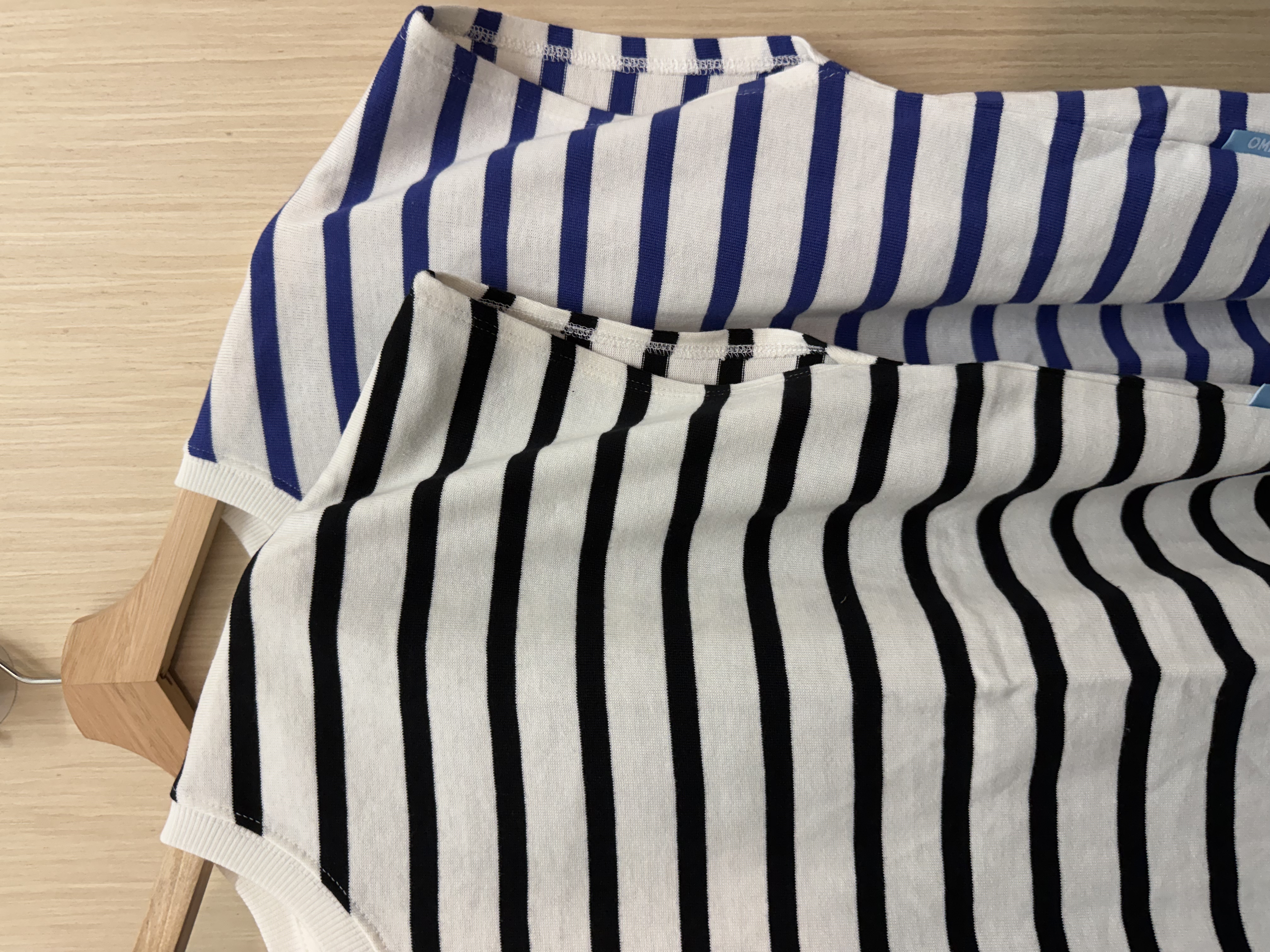 斜袖橫間𝐭𝐞𝐞（白𝐱黑）