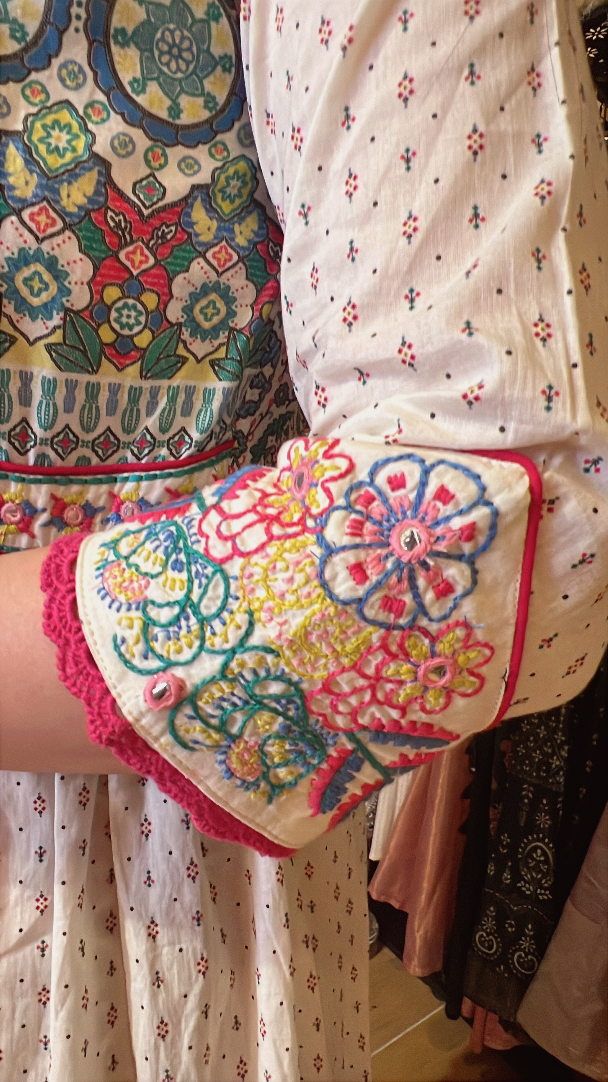 Milky White Mandala Fake 2 pcs OP 51" #1033