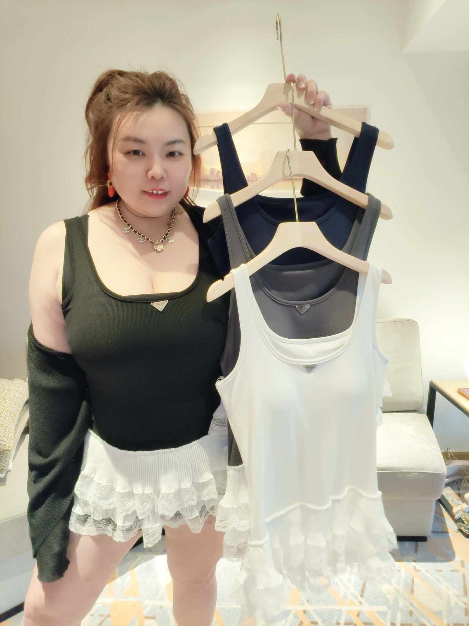 YCH08 1071C 木耳蕾丝层层下摆背心