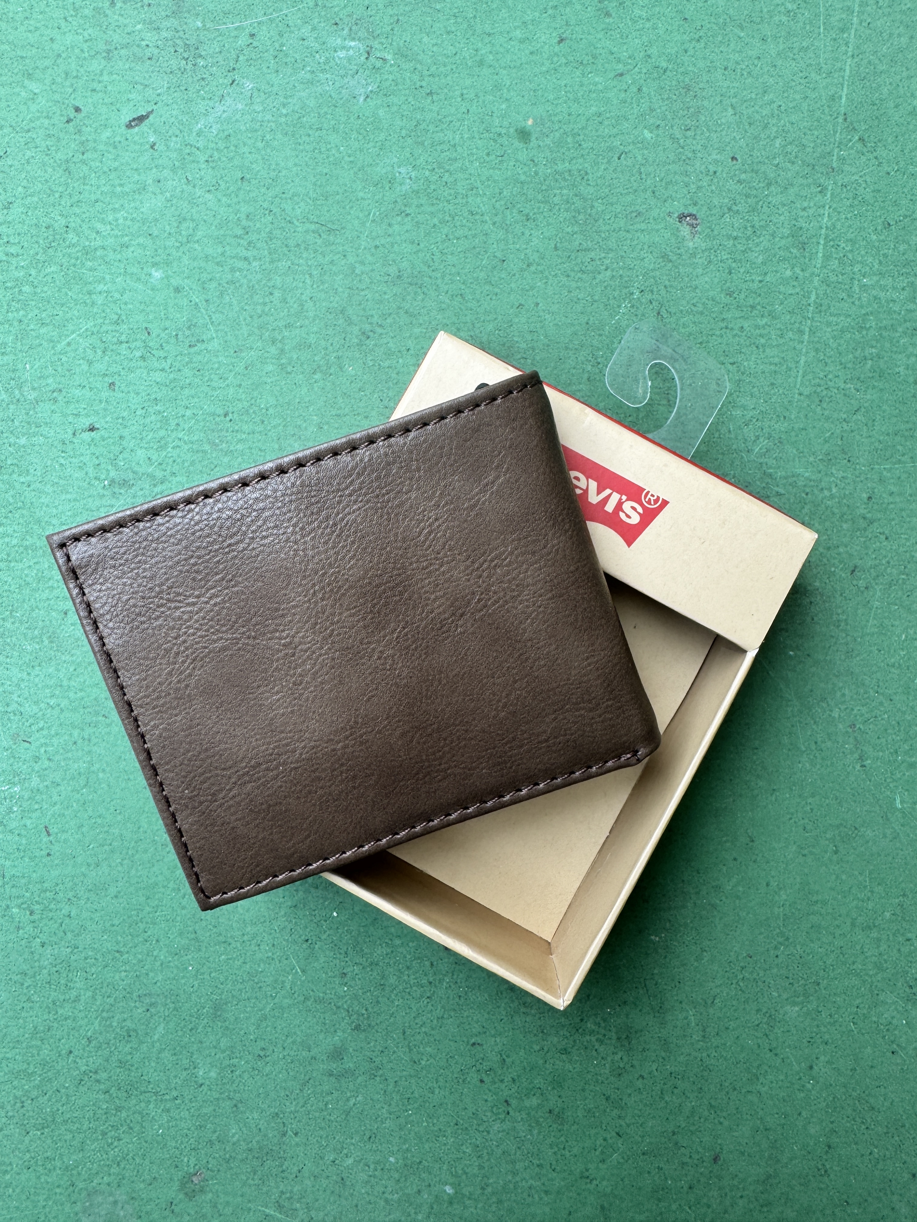 Levi’s啡色皮銀包 (香港現貨)