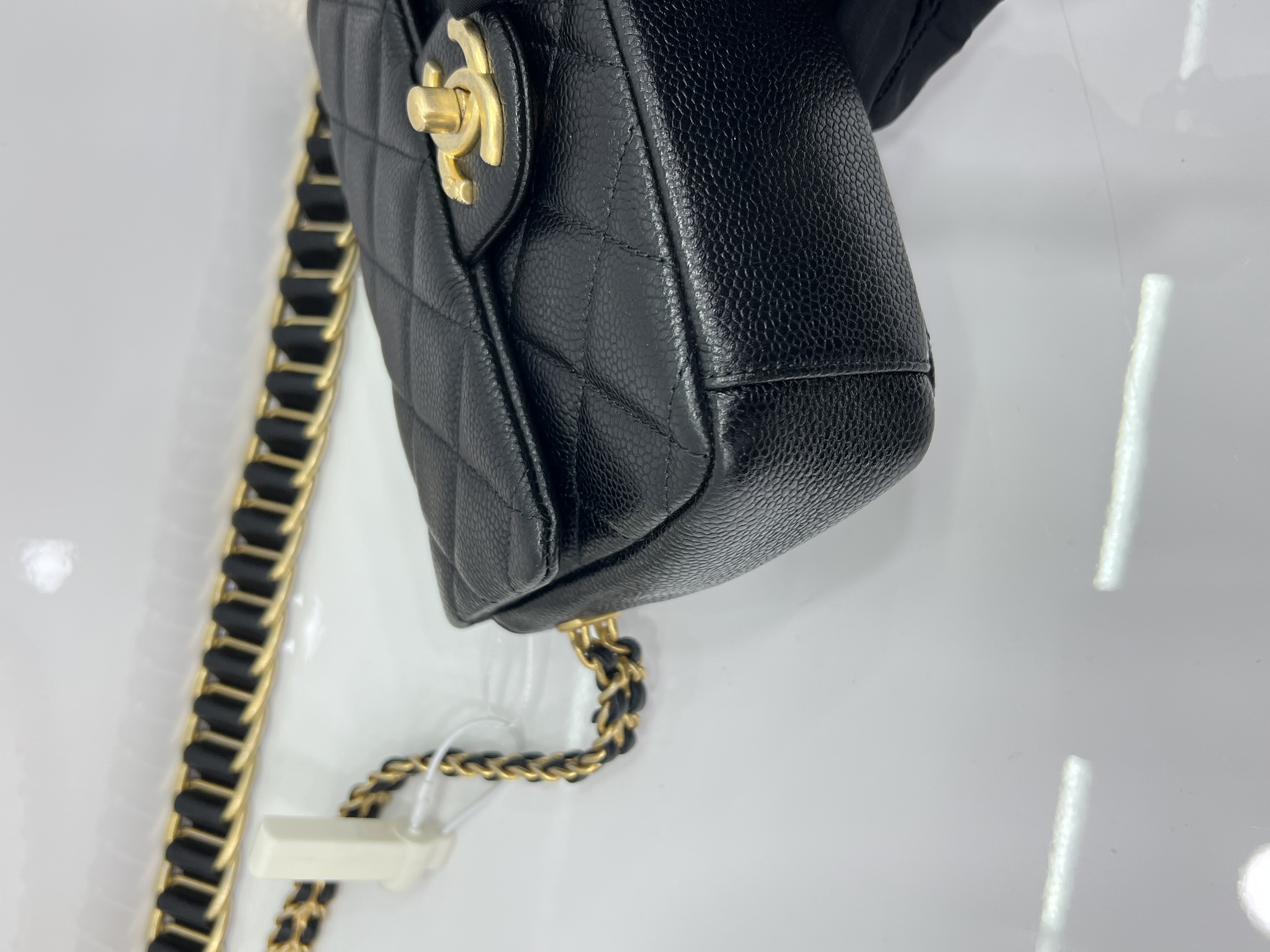Pre-owned Chanel Coin bag With microchip Product Code: 26032701
