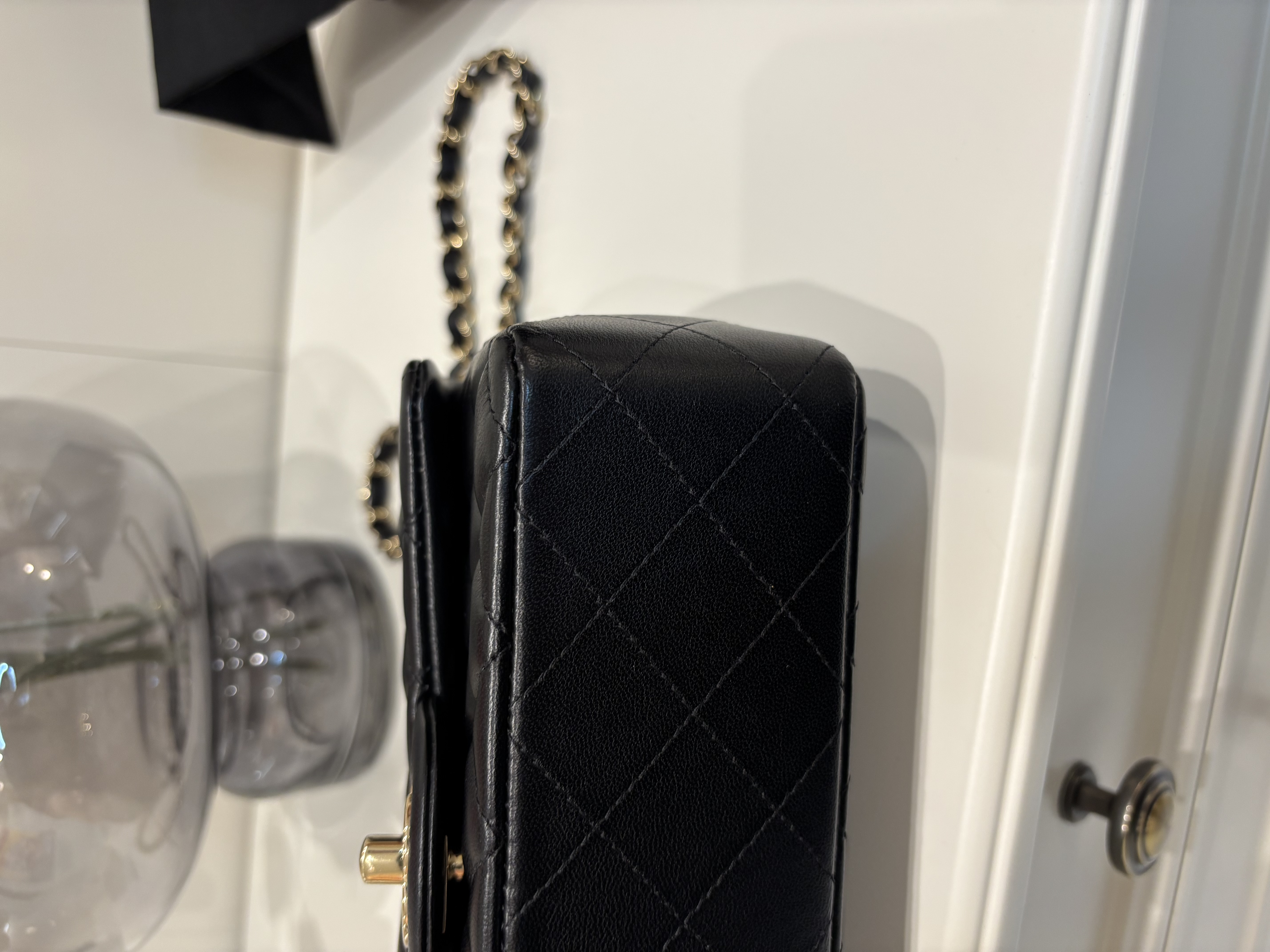 Chanel mini flap bag A69900 20cm classic flap 100%Authentic, 98%New ✅專門店收據✅晶片✅塵袋✅盒 