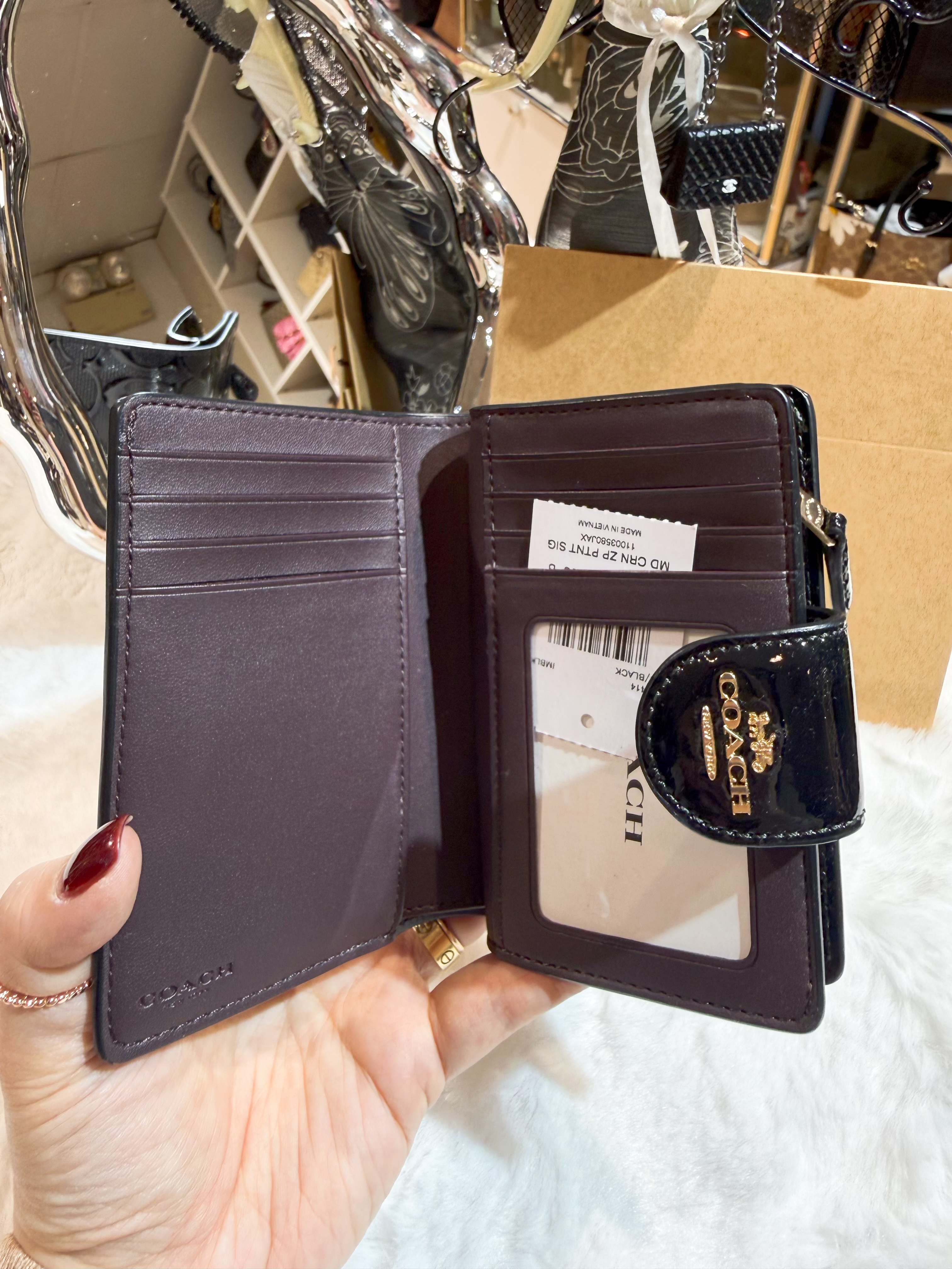 Coach medium wallet pat/blk/m