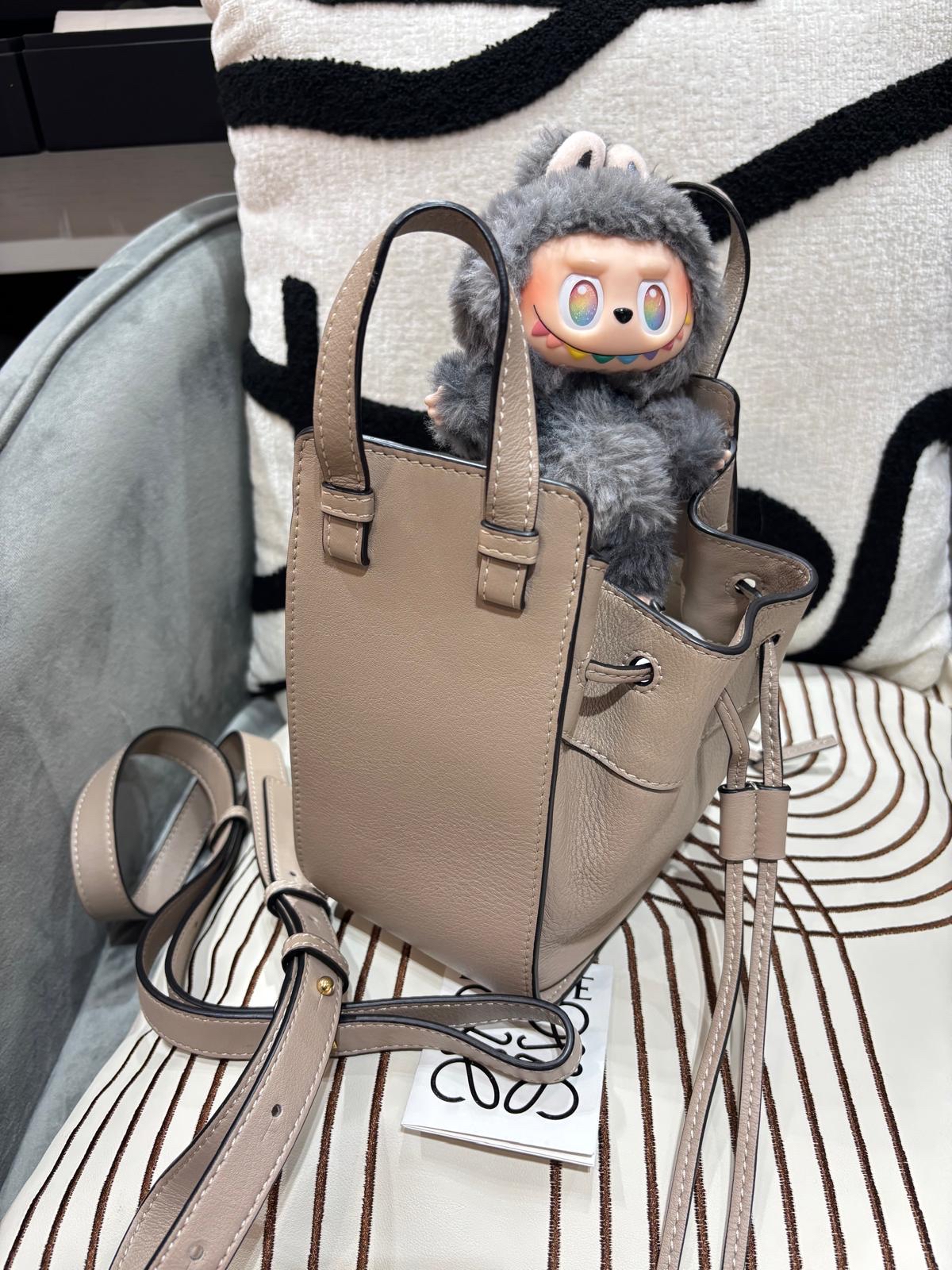 Loewe Mini Hammock Sand Crossbody Bag 100%Authentic, 98%New ✅Dust bag