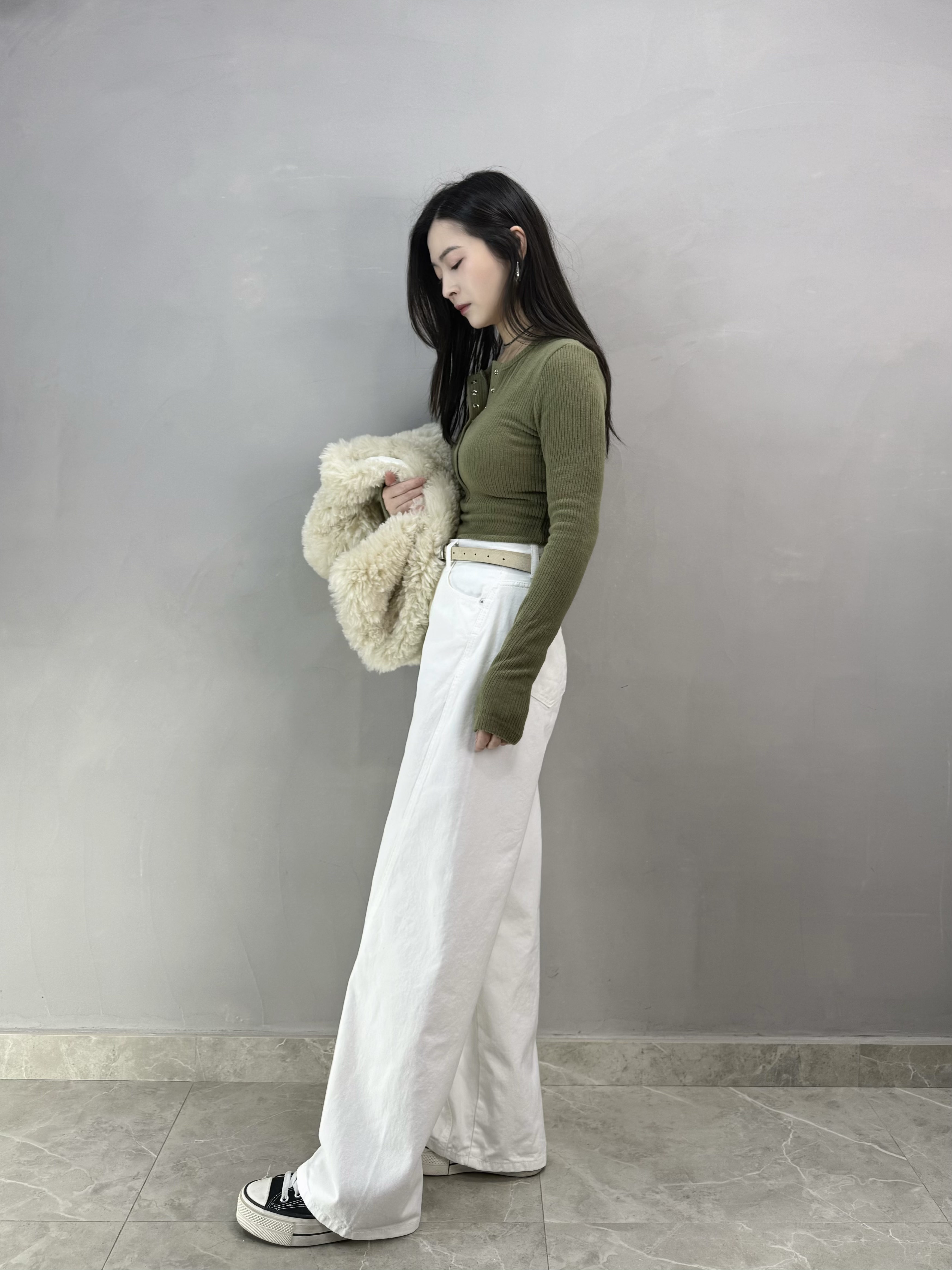 F65 斜骨白色直腳牛仔褲