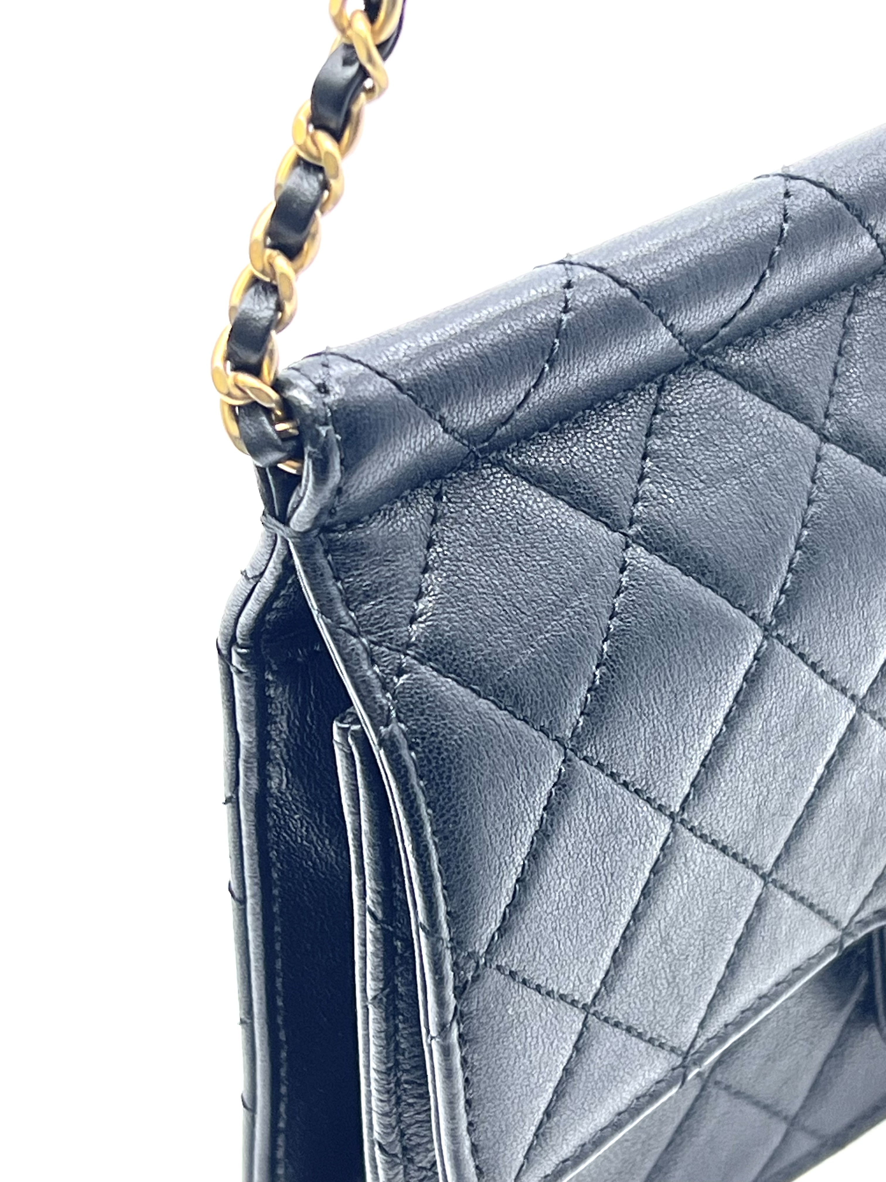 Pre-Owned CHANEL Goatskin Quilted Pearl Chain Flap Bag / Product Code: 26051110