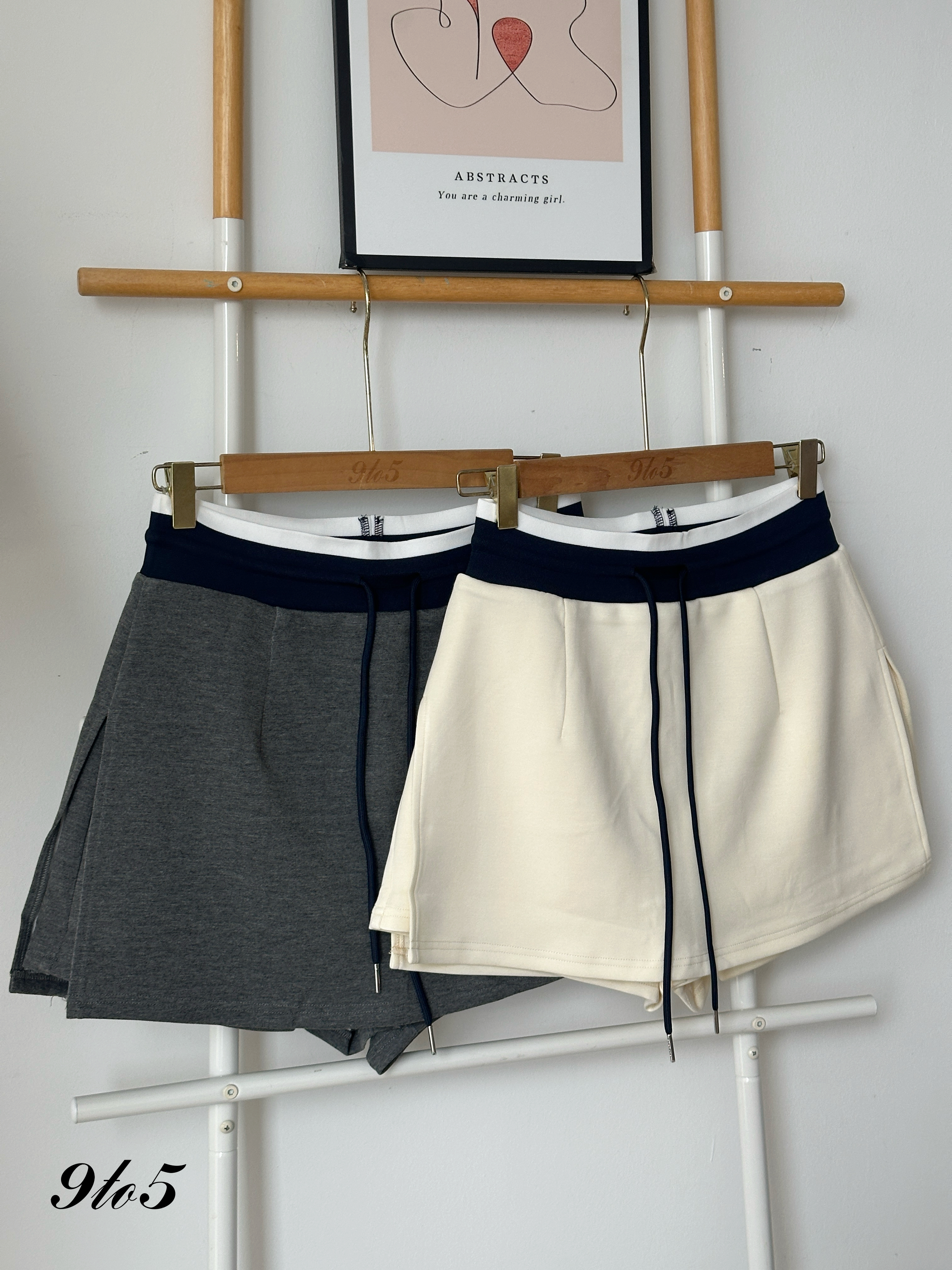 S1894 A Line Short Skort - Cream & Grey