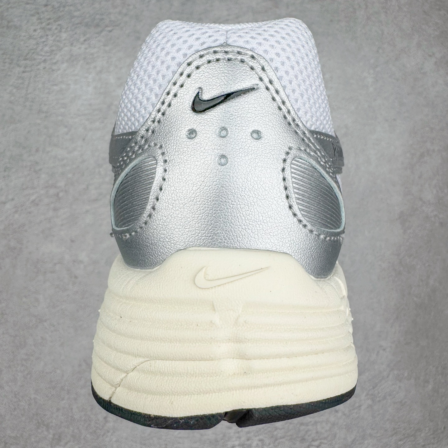 Nike P-6000 CD6404-105  