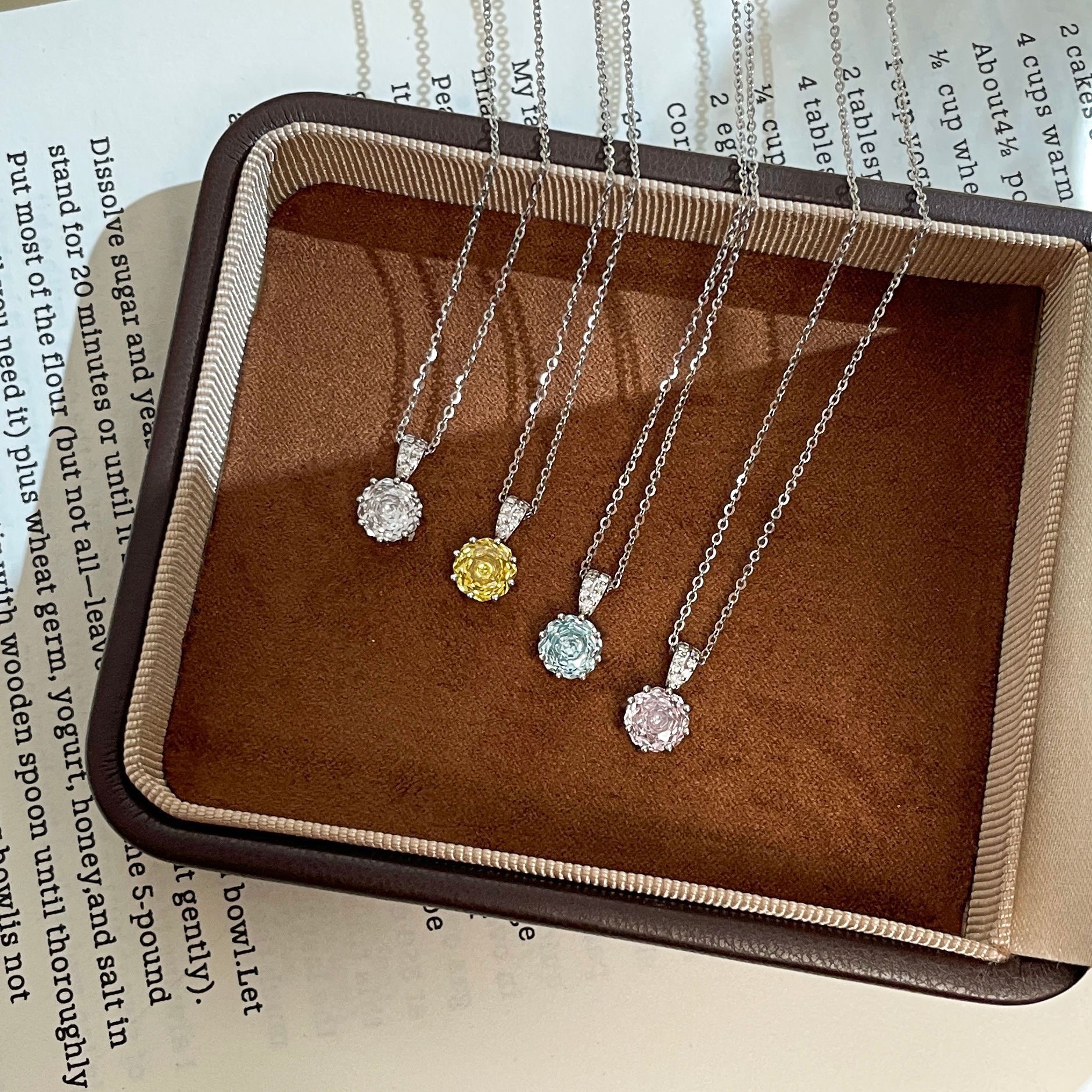 玫瑰切闪钻项链