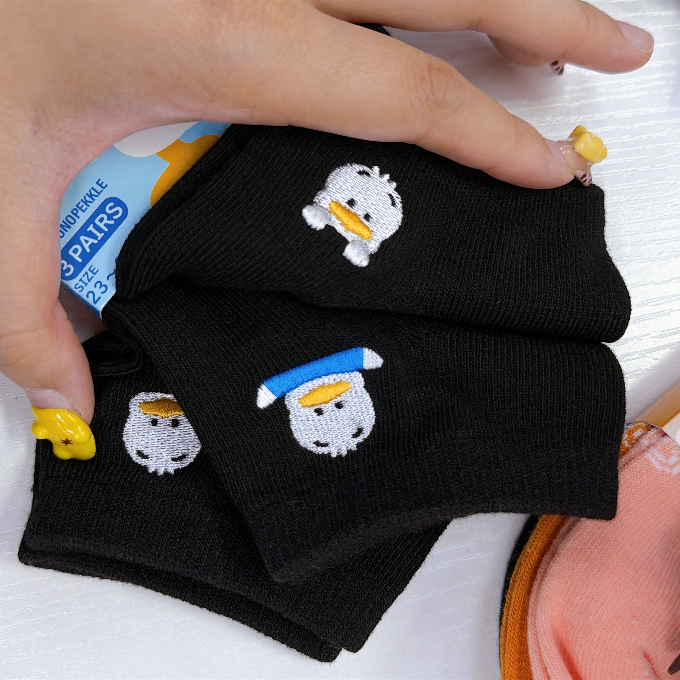 日本直送Sanrio 唐老鴨 23-25cm 短襪/長襪