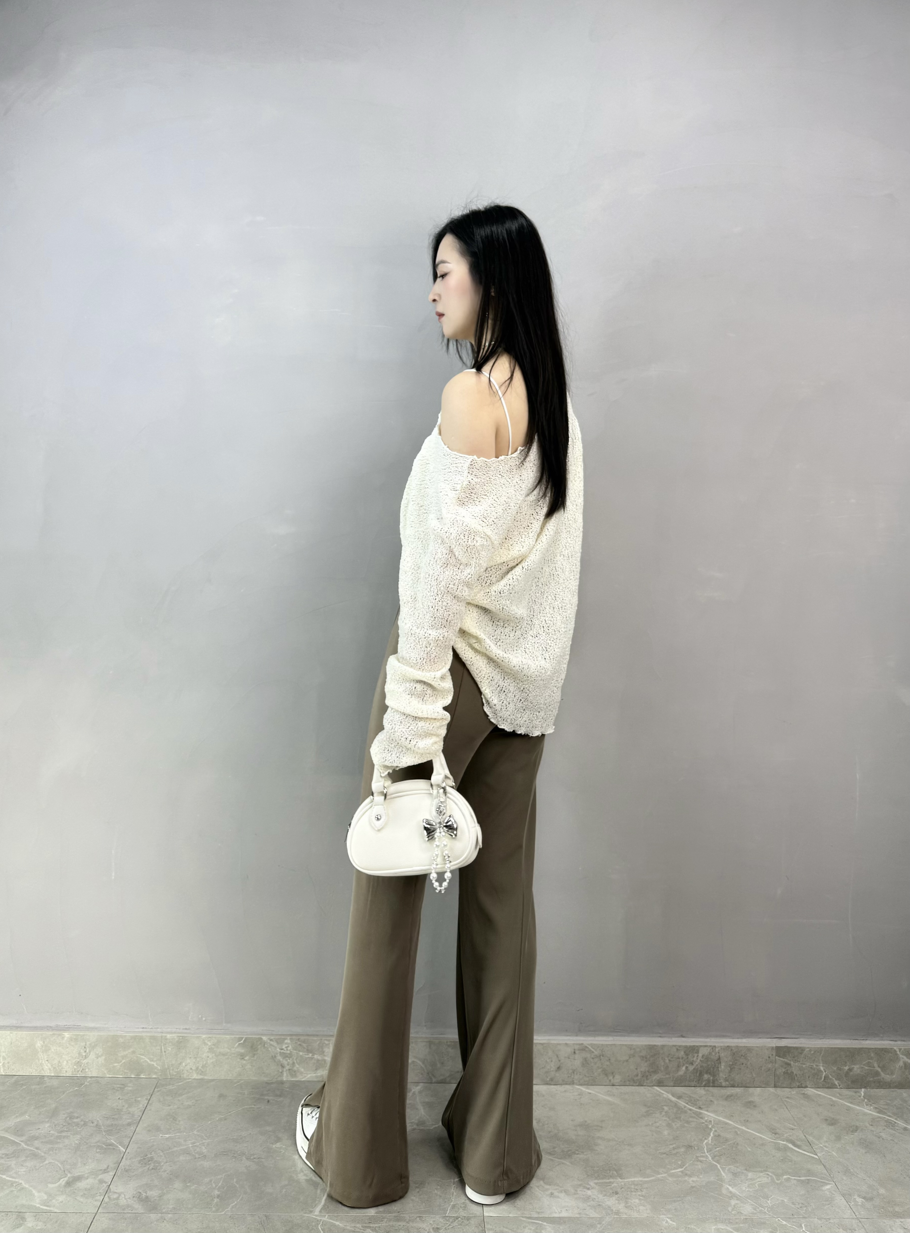 I87 木耳邊通花露膊Top