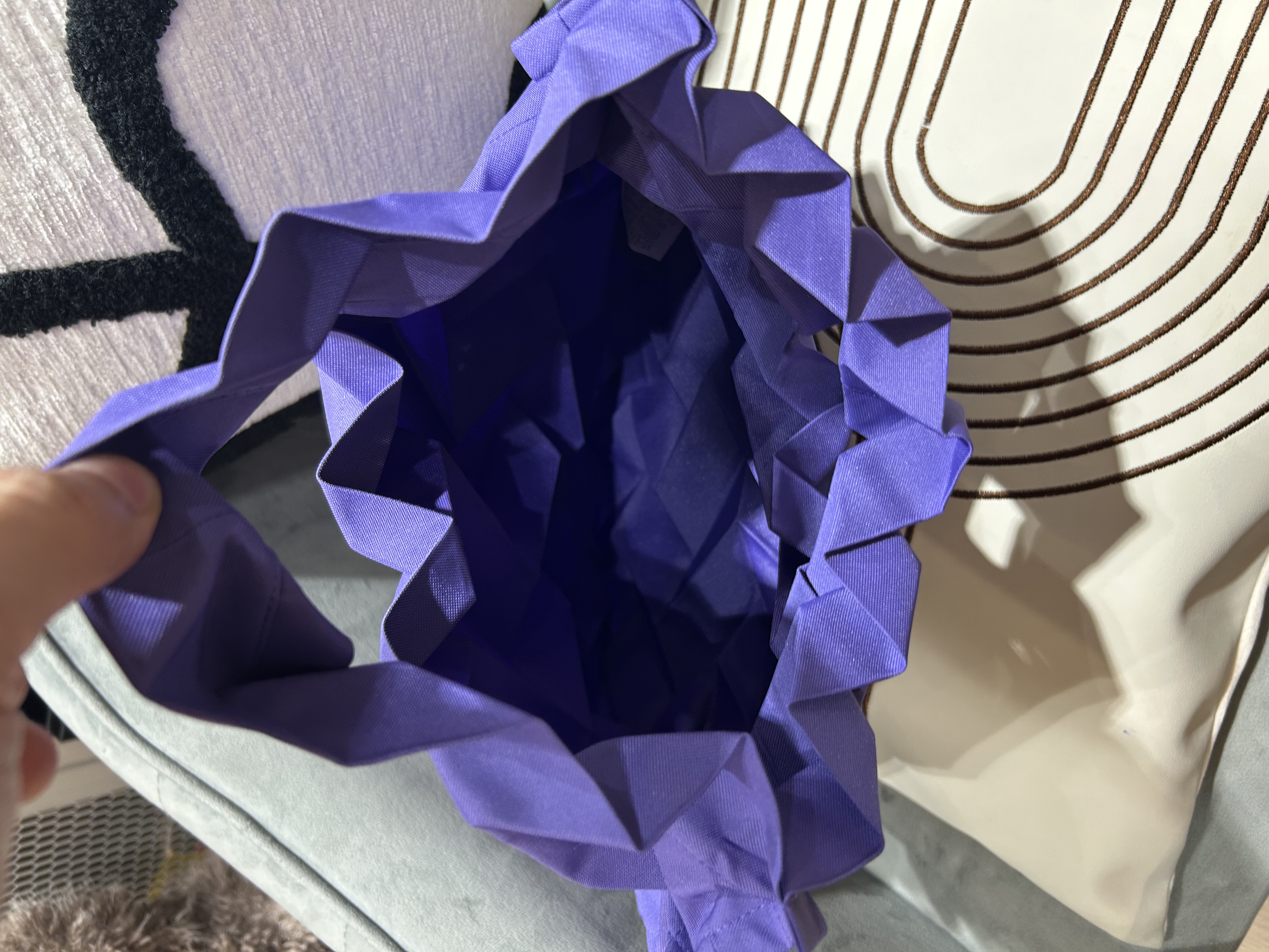 未使用品 ISSEY MIYAKE 三宅一生 Purple Polyester ME Handbag 紫色手挽袋 100%Authentic, unused 未使用品 