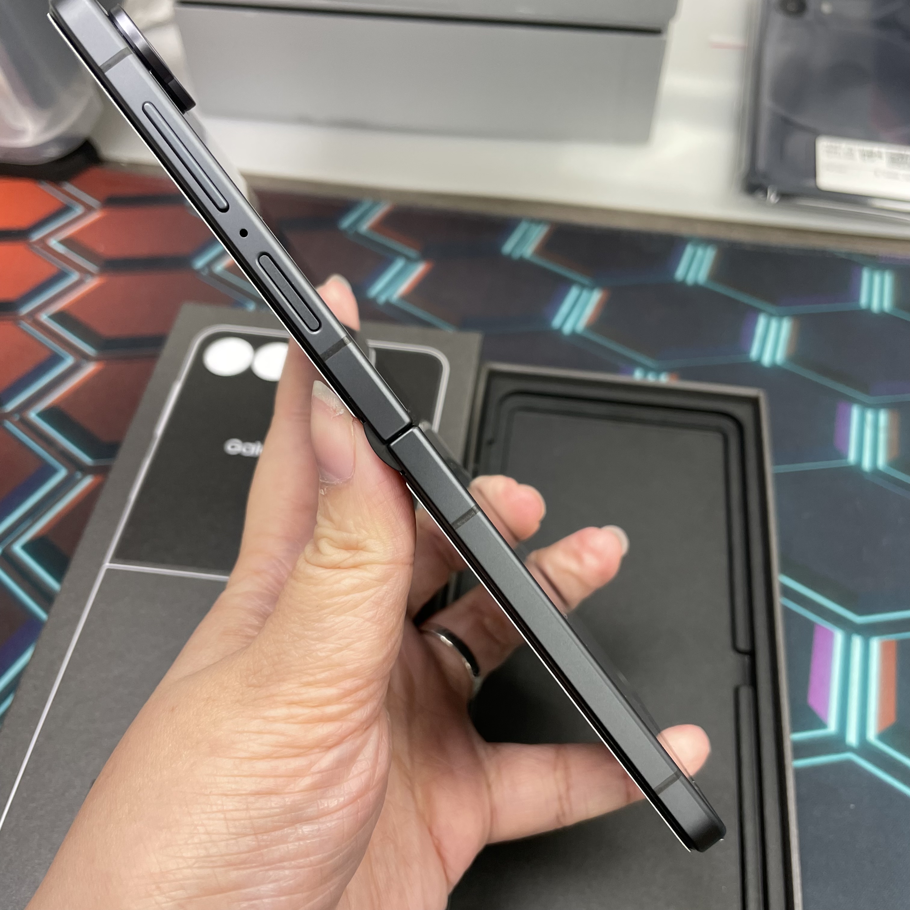 *8157 Galaxy Z Flip 8 全新機 12+256GB 黑色 black