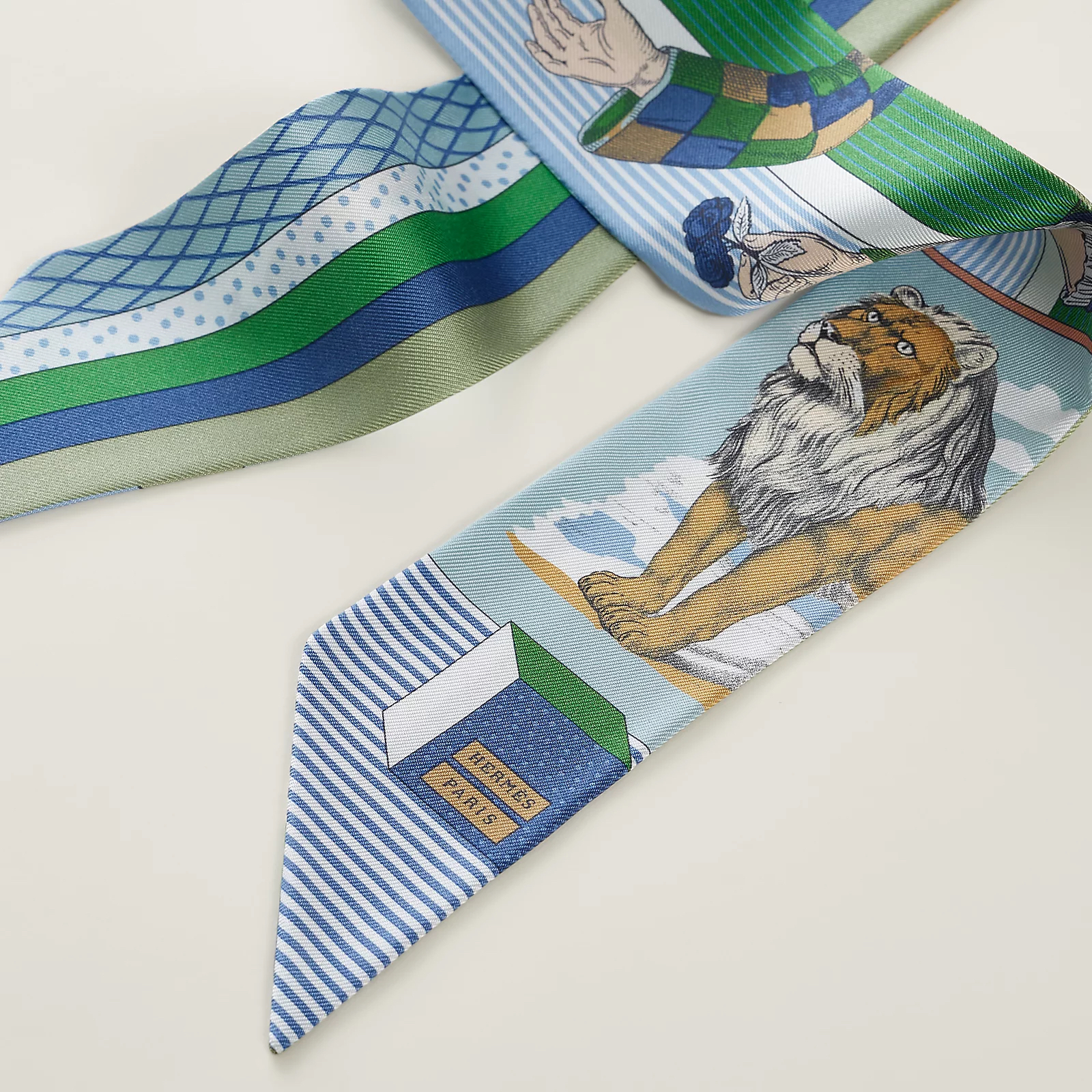 Hermès 全新🆕 100%絲 Grand Theatre Nouveau 圖案 Twilly