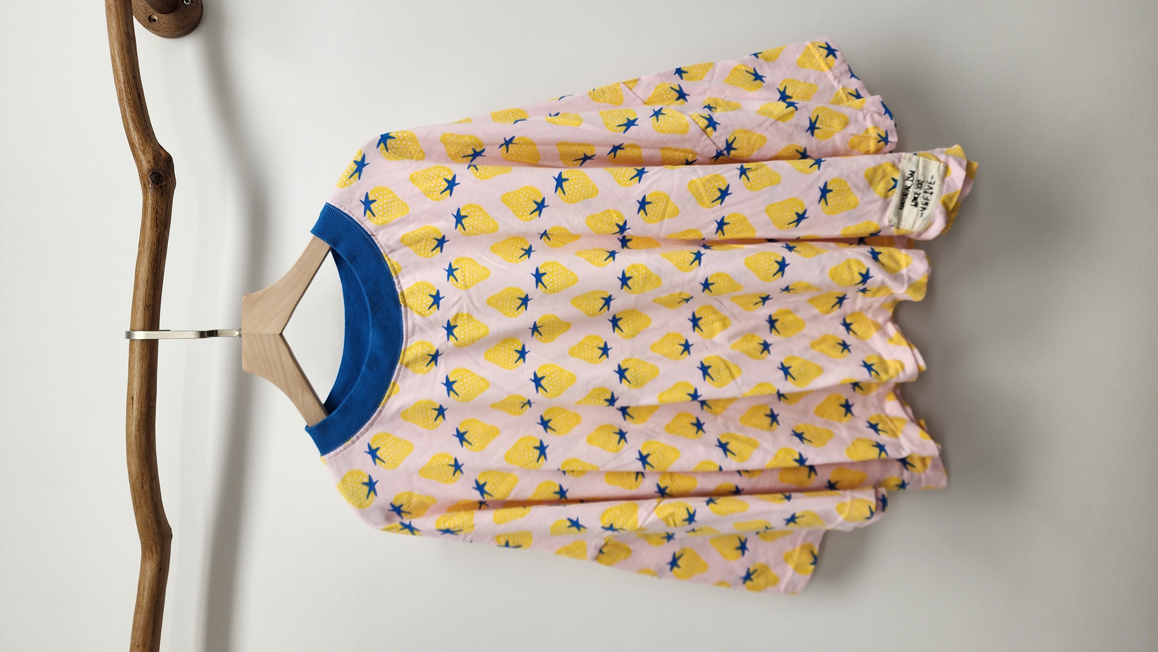 韓國粉紅拼黃士多啤梨圖案棉Tee