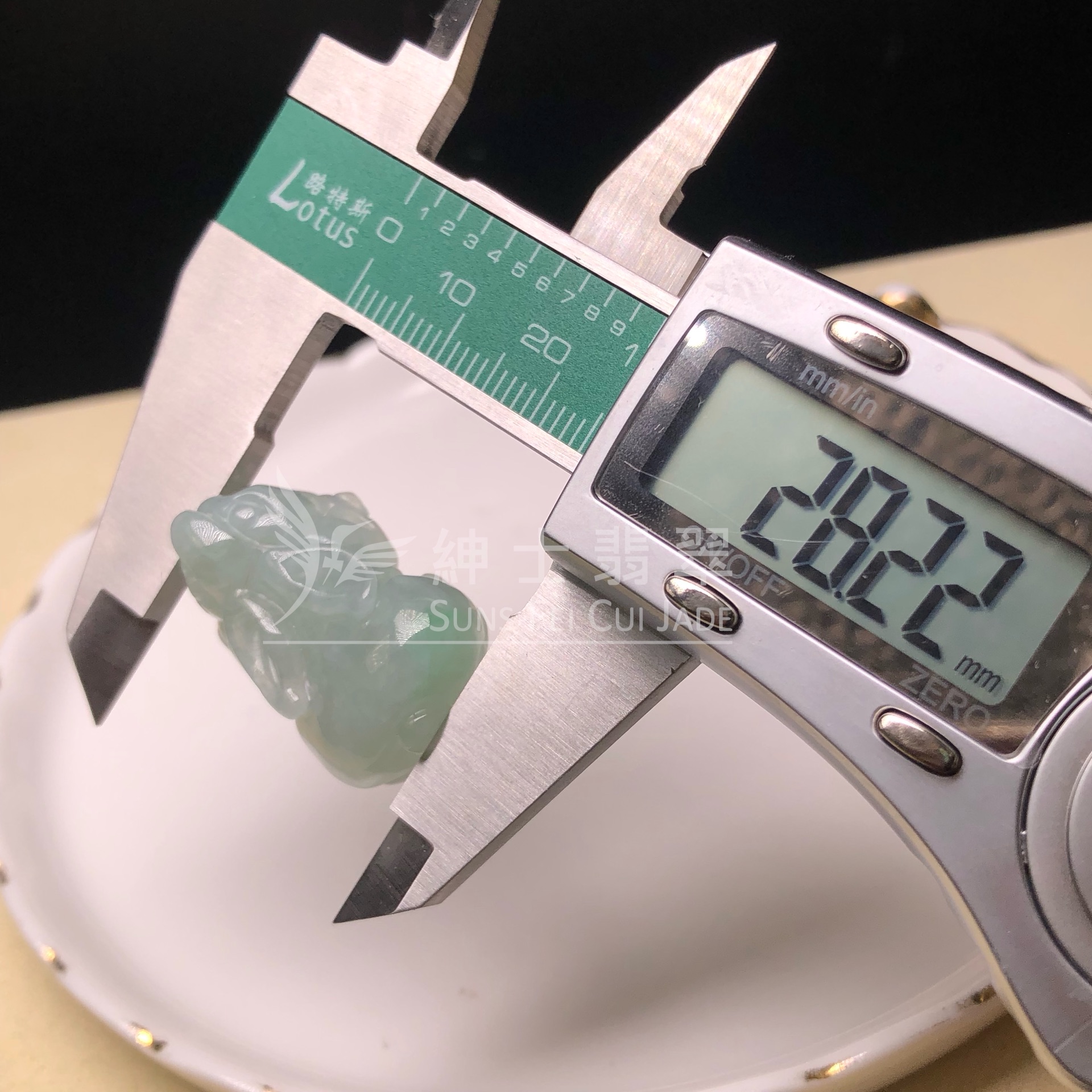 YK01152 飄翠小兔